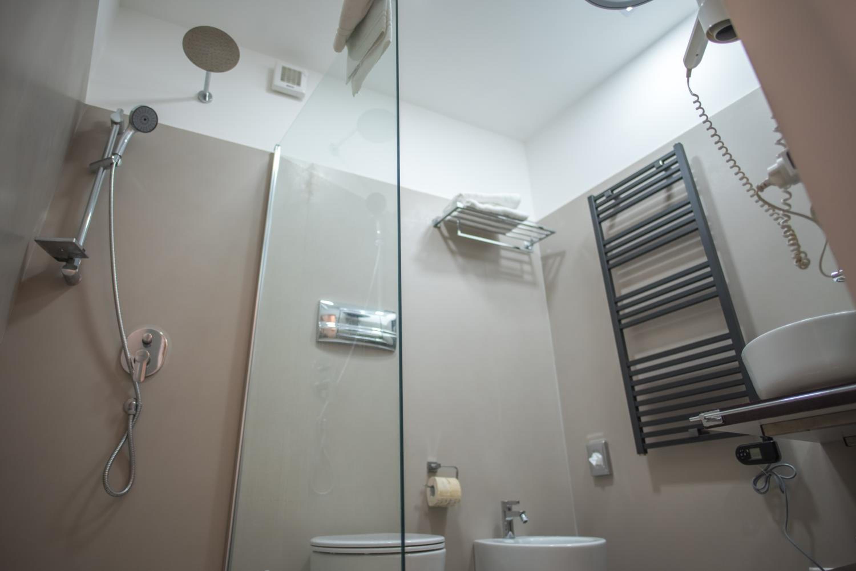 Triple Room - Photo 19