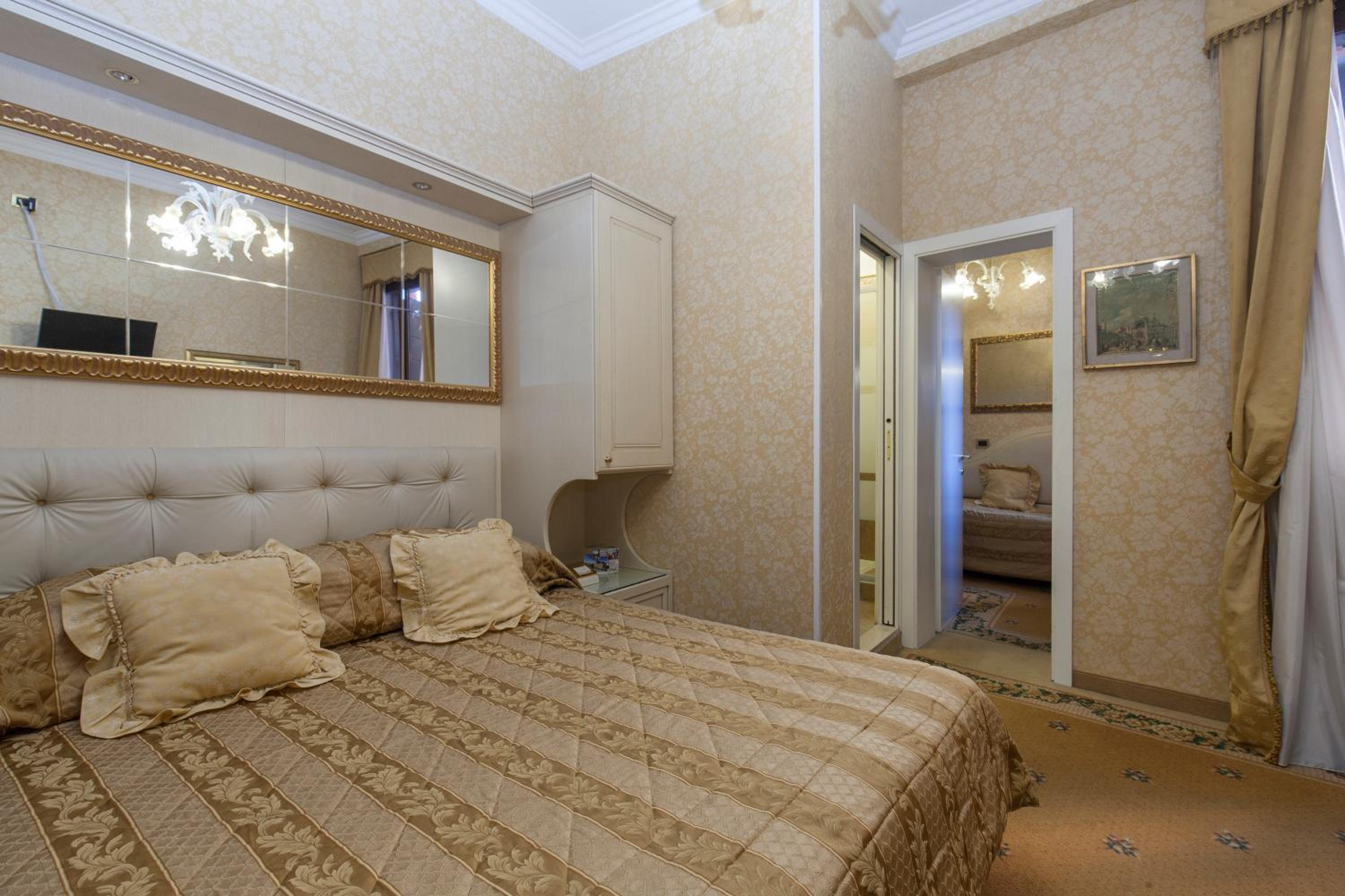 Classic Triple Room photo 1