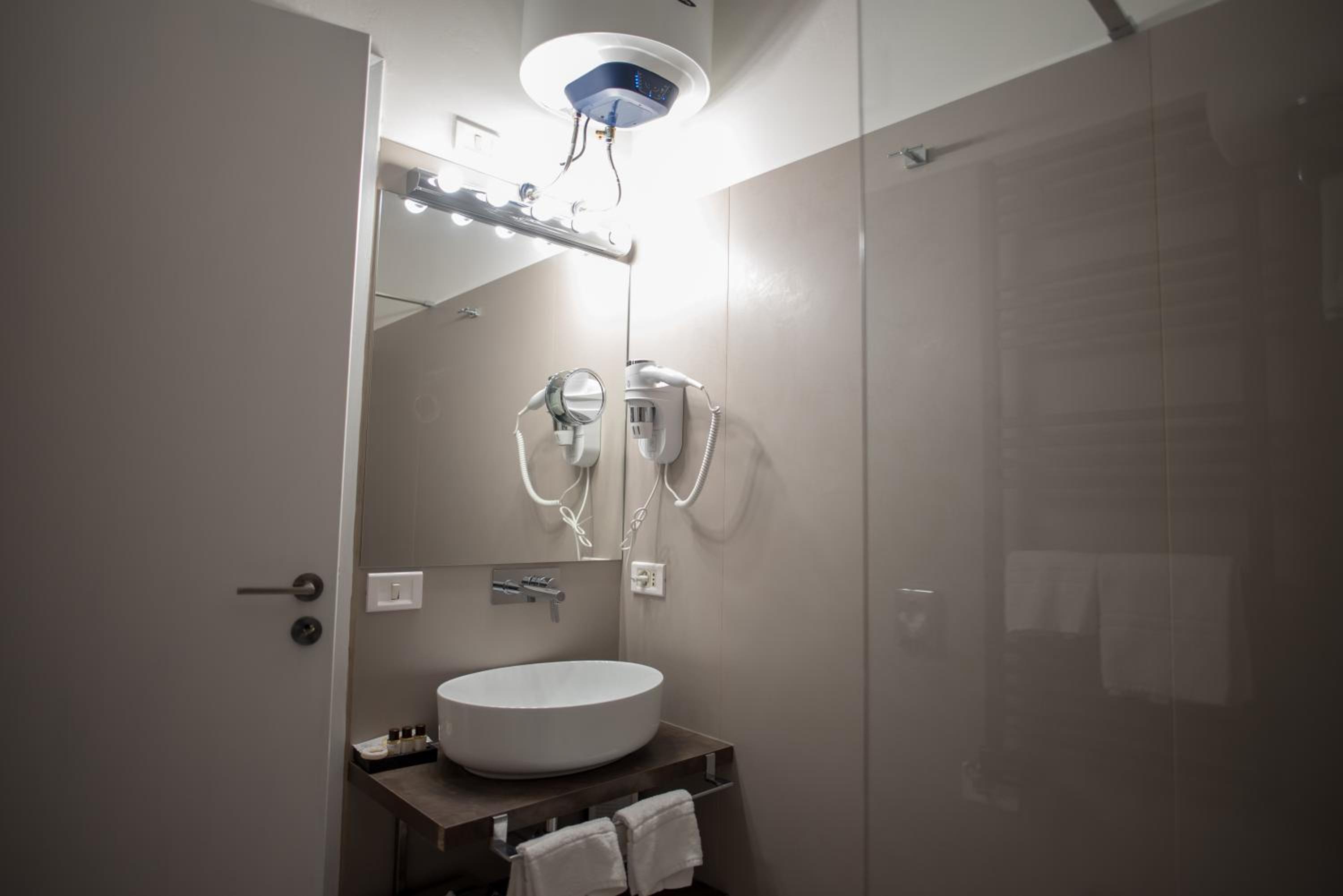 Triple Room - Photo 18