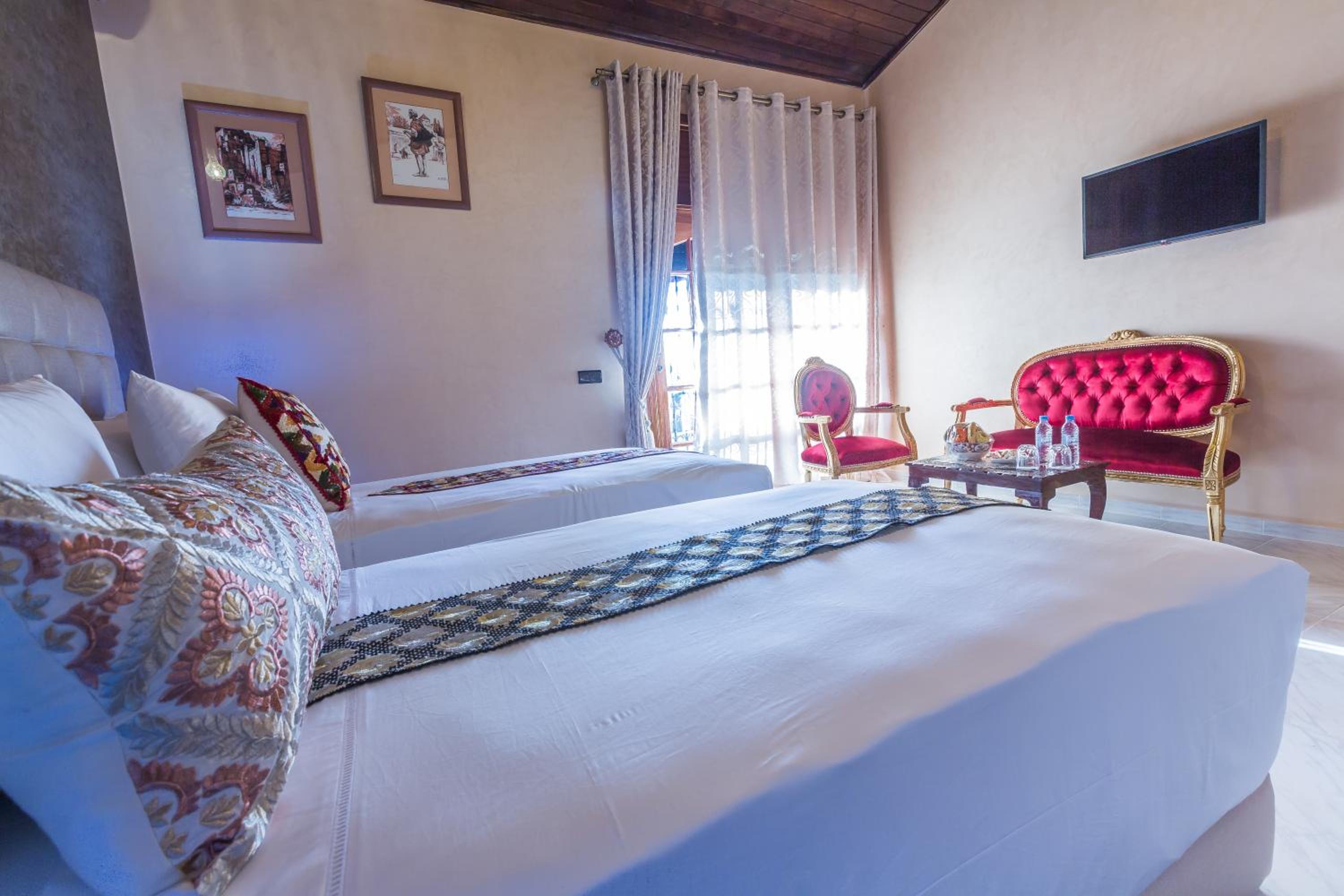 Deluxe Junior Suite - Photo 3