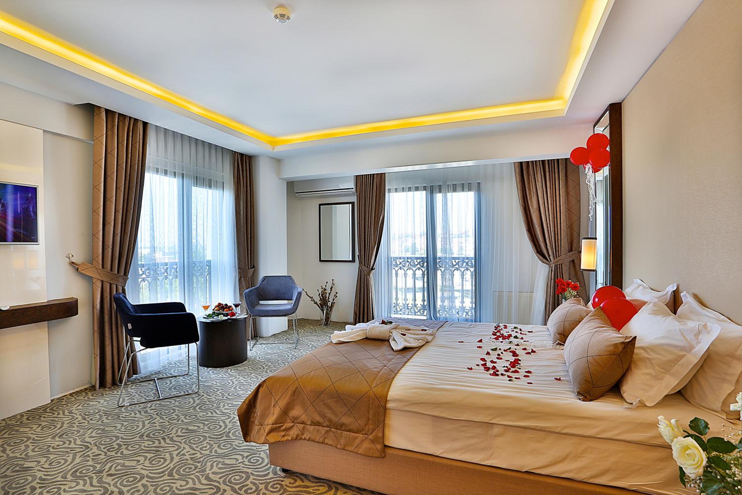 Deluxe Triple Room with Sea View