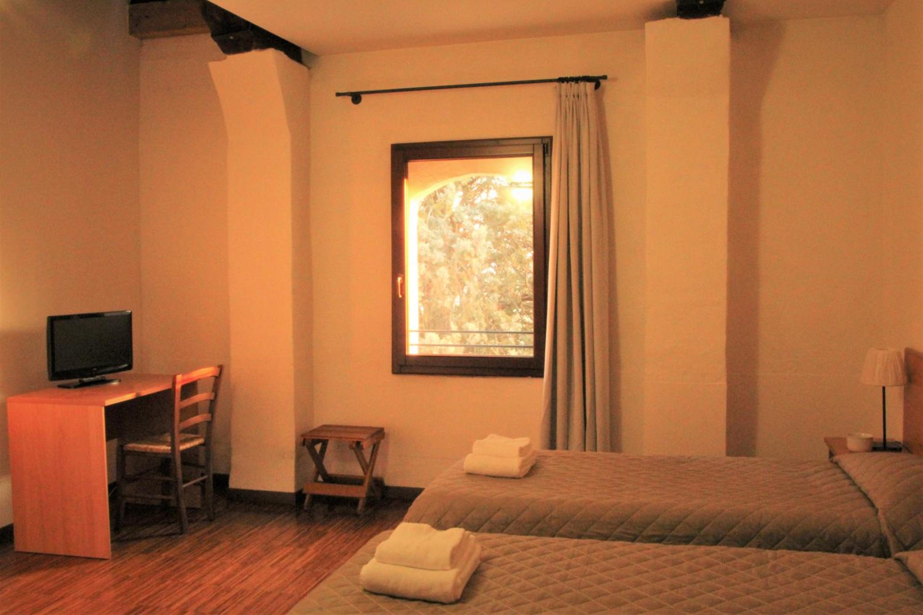 Twin Room - Photo 6