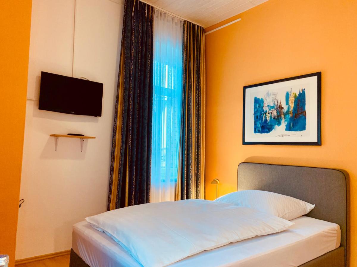 Single Room with Private External Bathroom
