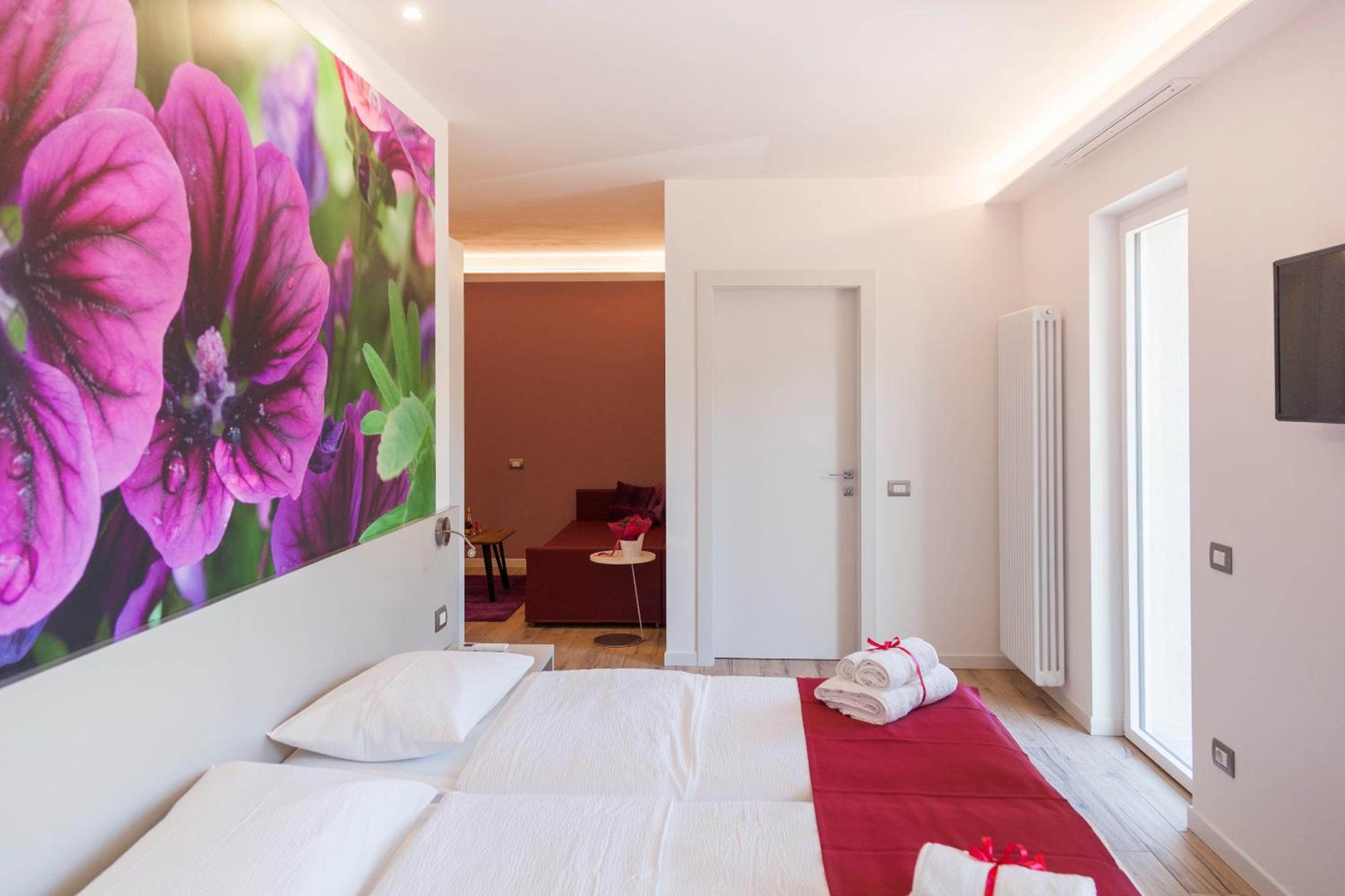 Deluxe Double or Twin Room with Balcony photo 2
