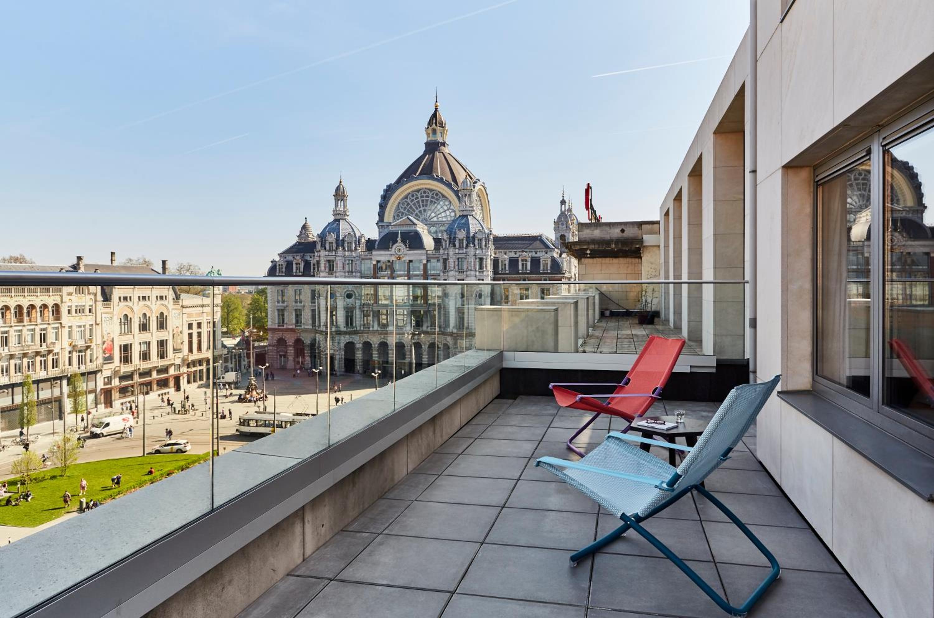 Premium Double Room with Balcony and City View - Photo 8