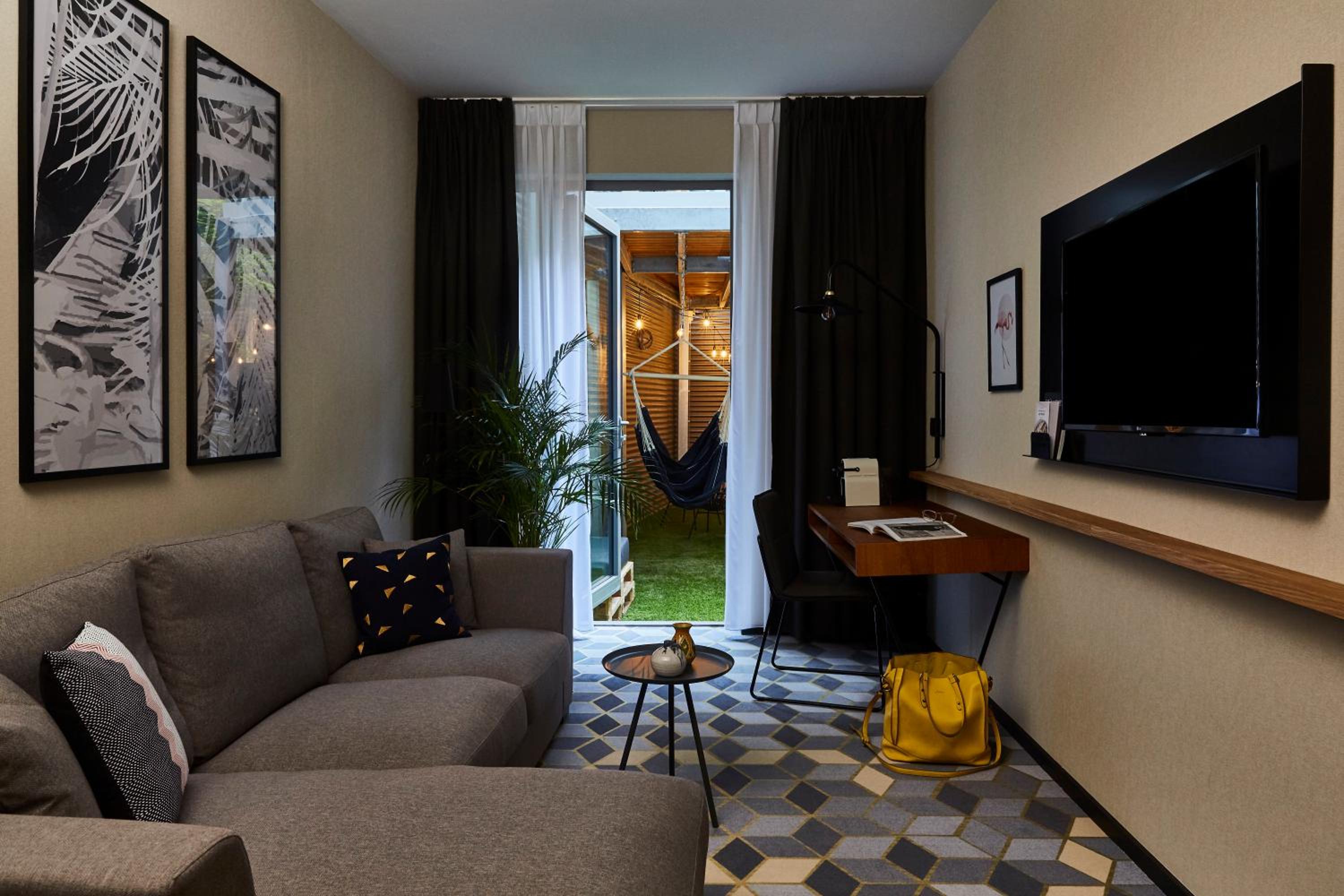 Double Suite with Courtyard View - Photo 1