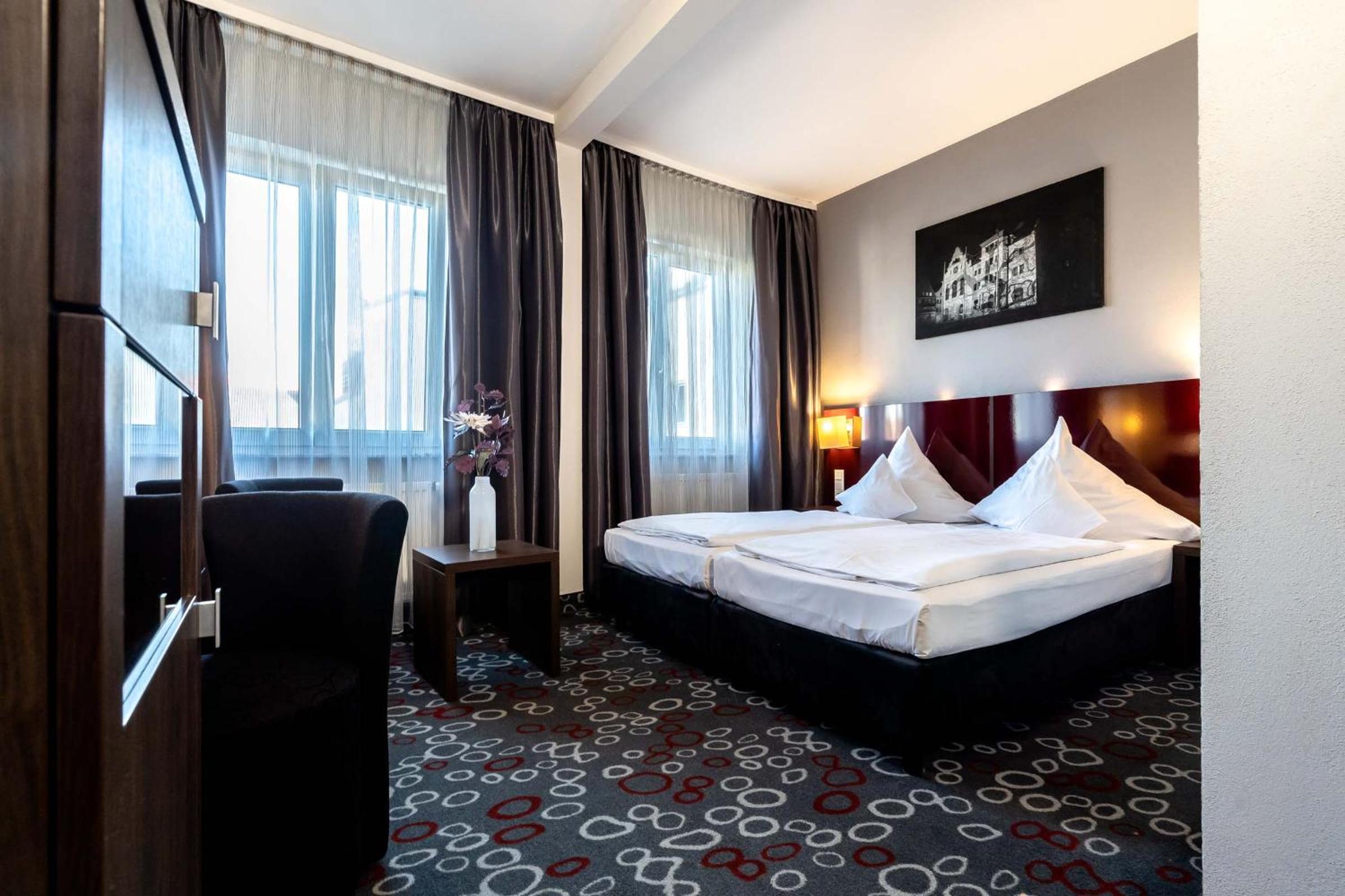 Double Room - Photo 2