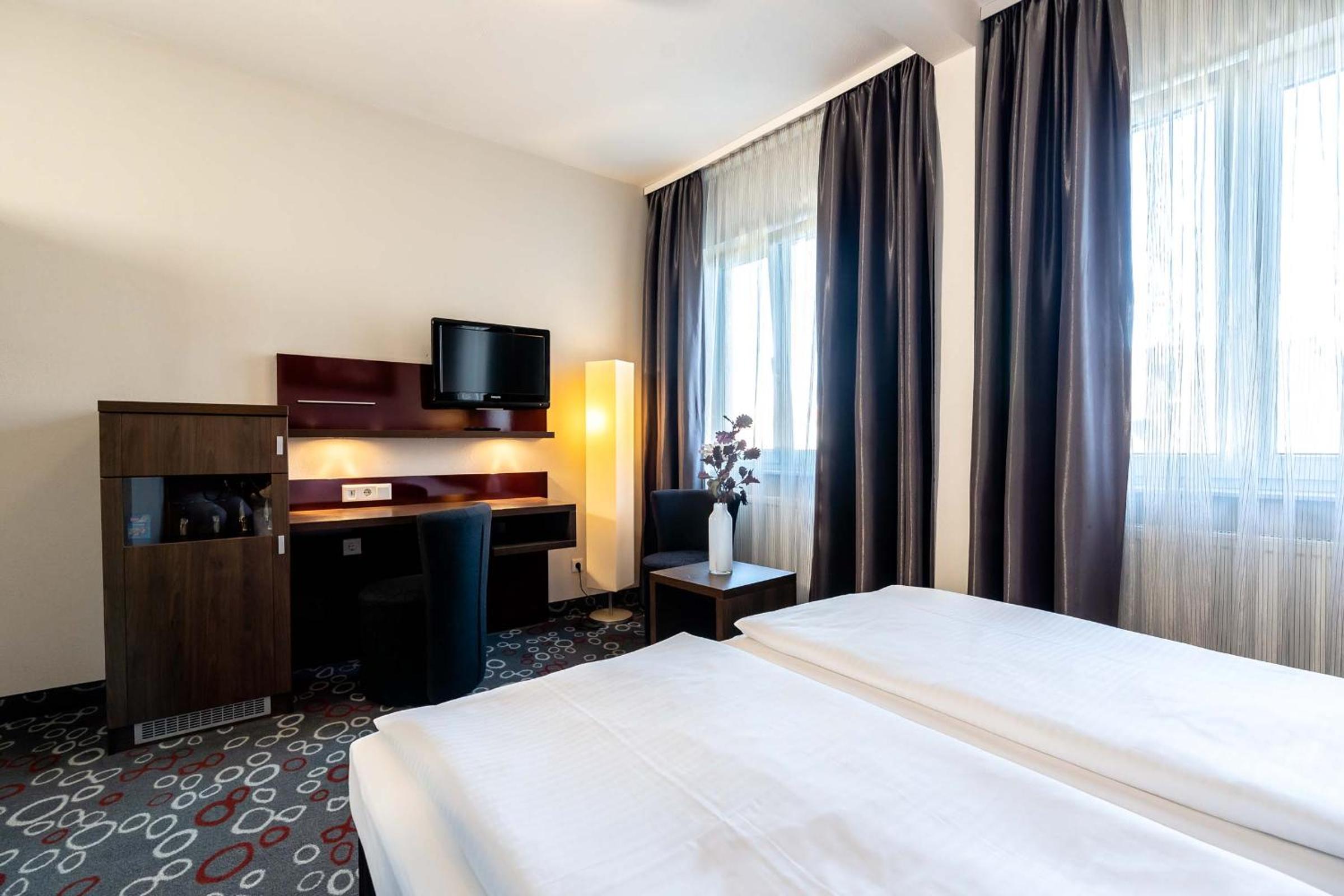 Double Room - Photo 6