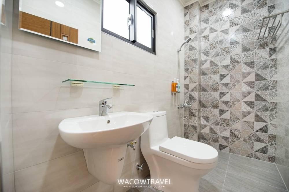 Quadruple Room with Private Bathroom photo 3