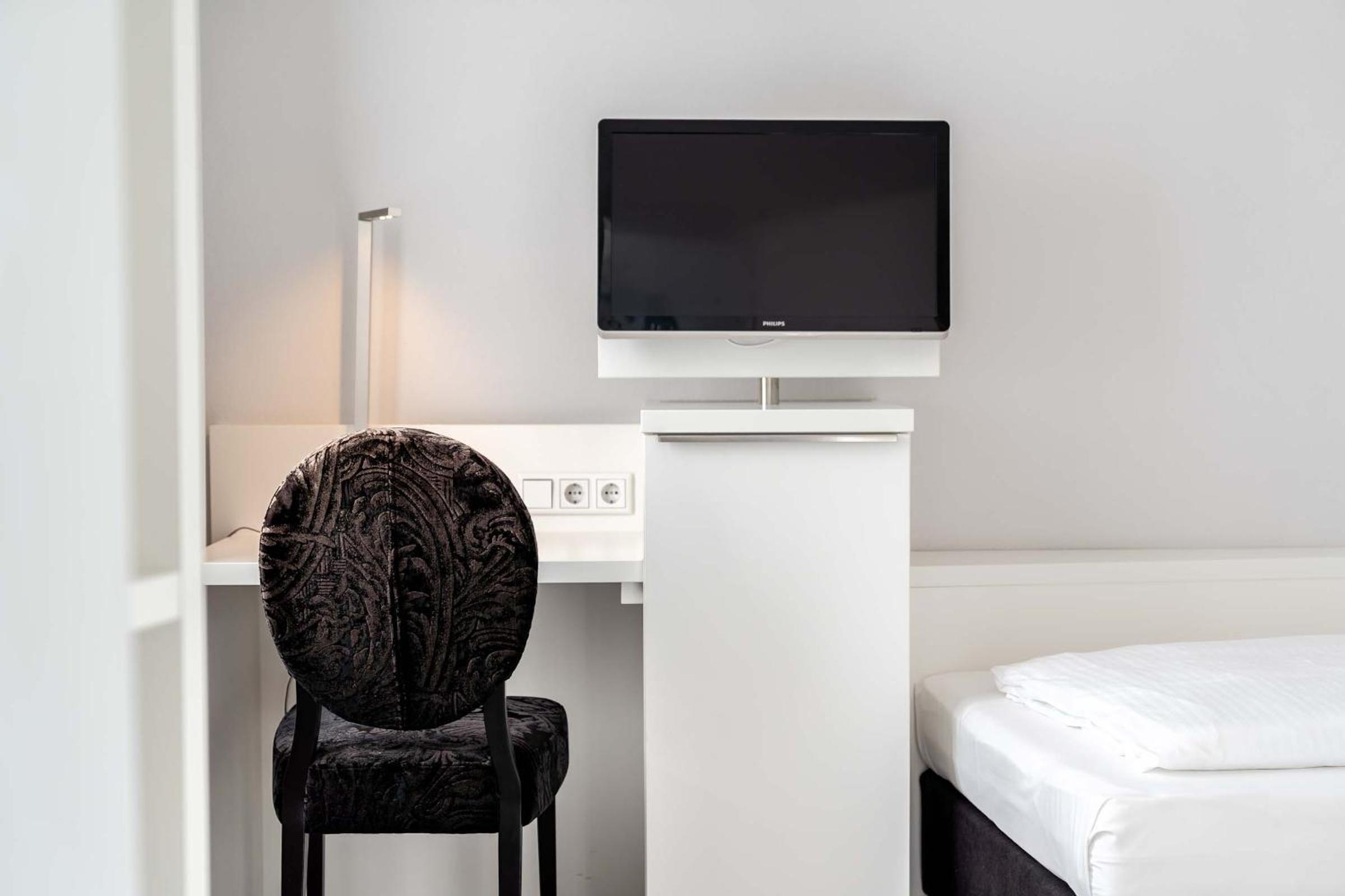 Double Room - Photo 5