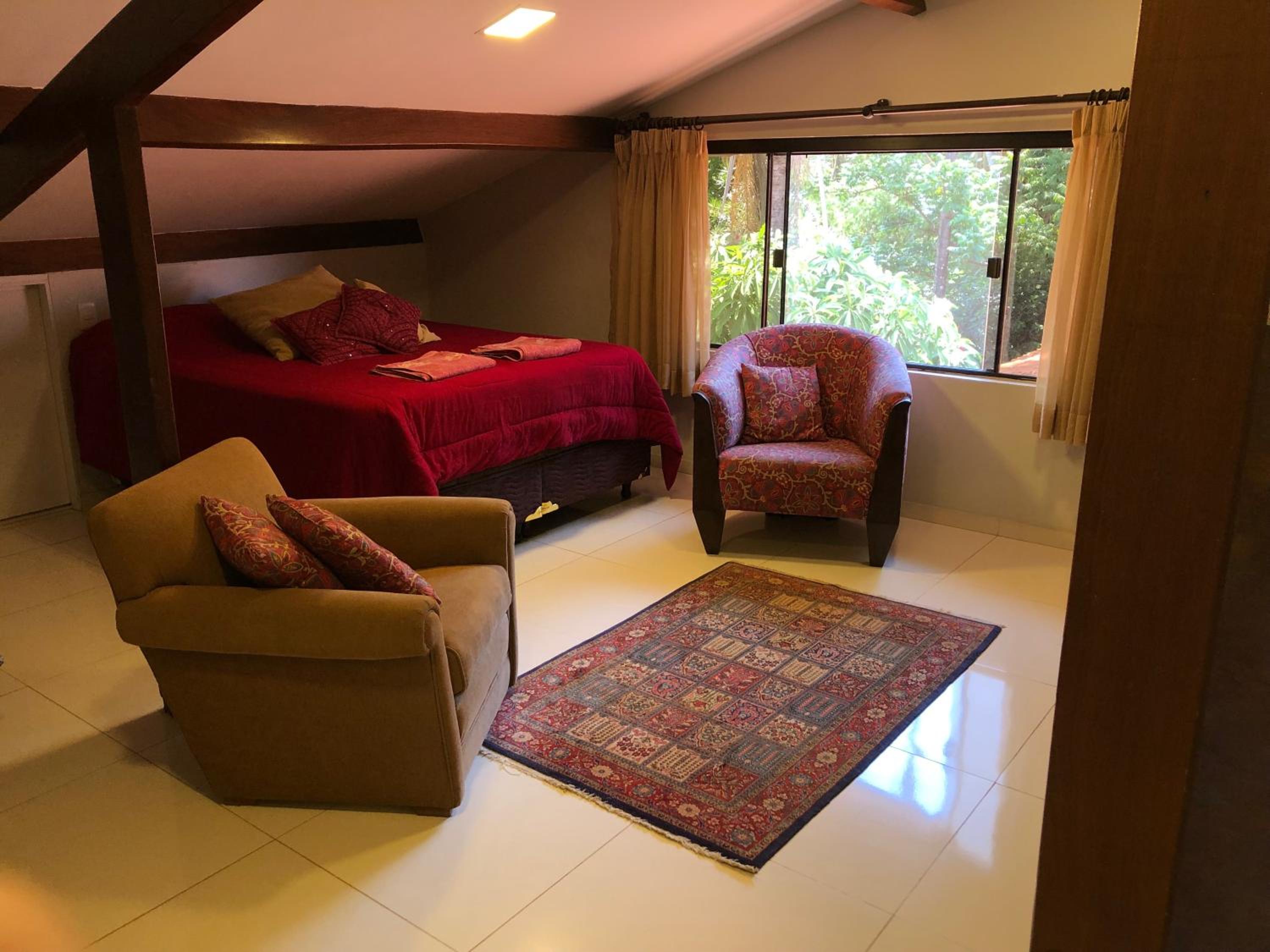 Deluxe Queen Suite - Photo 6
