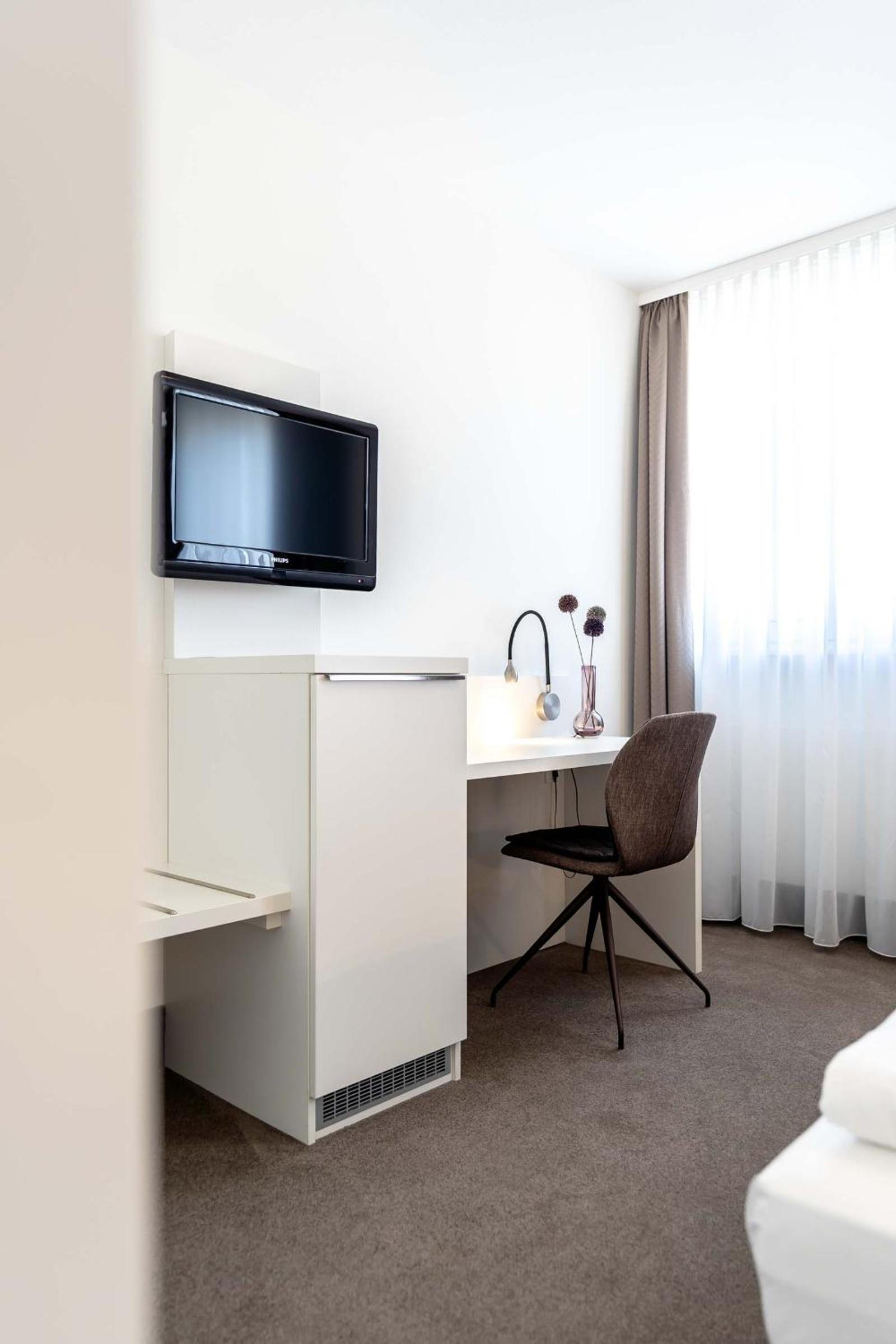 Double Room - Photo 7