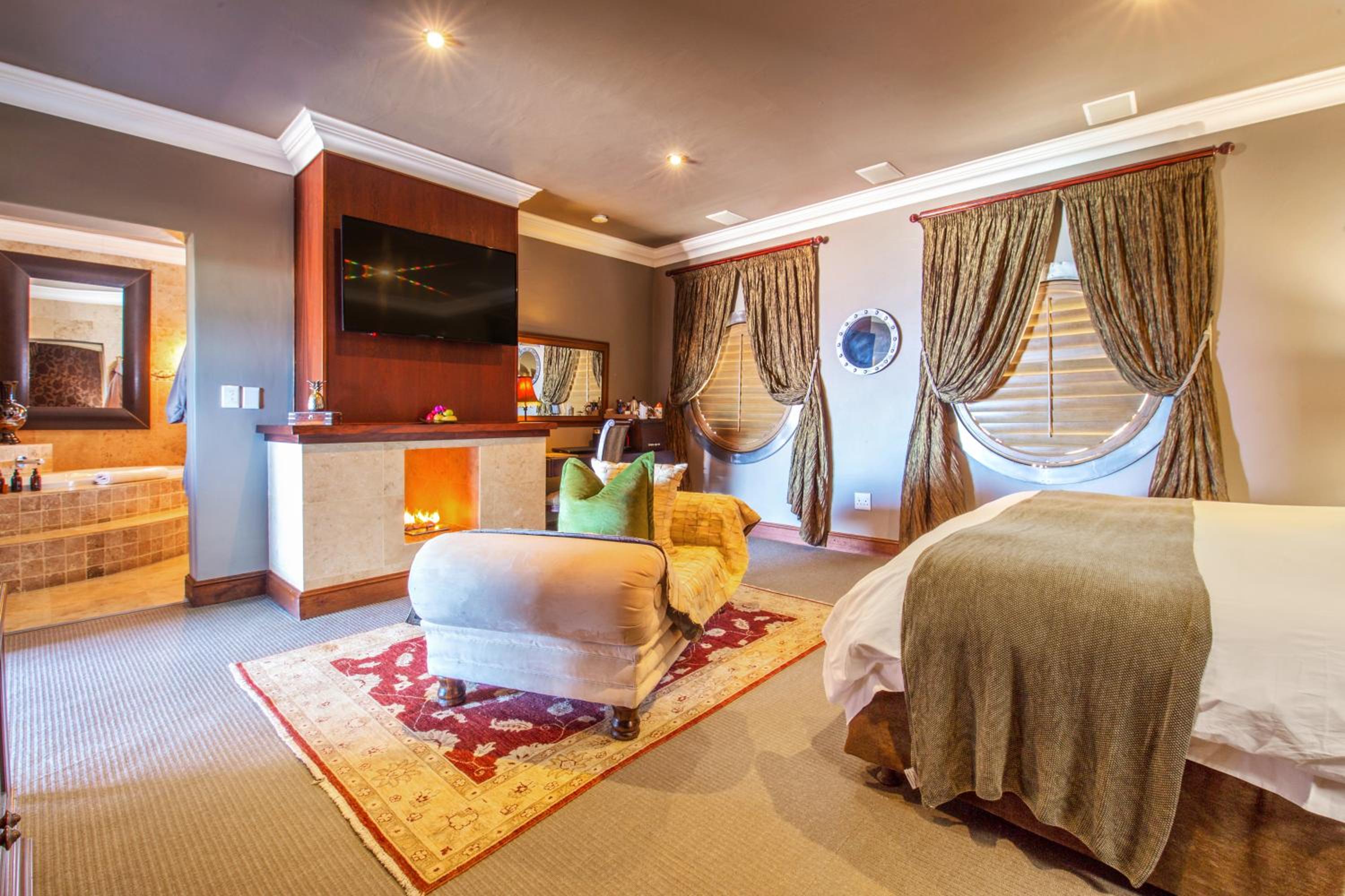 Deluxe Suite photo 2