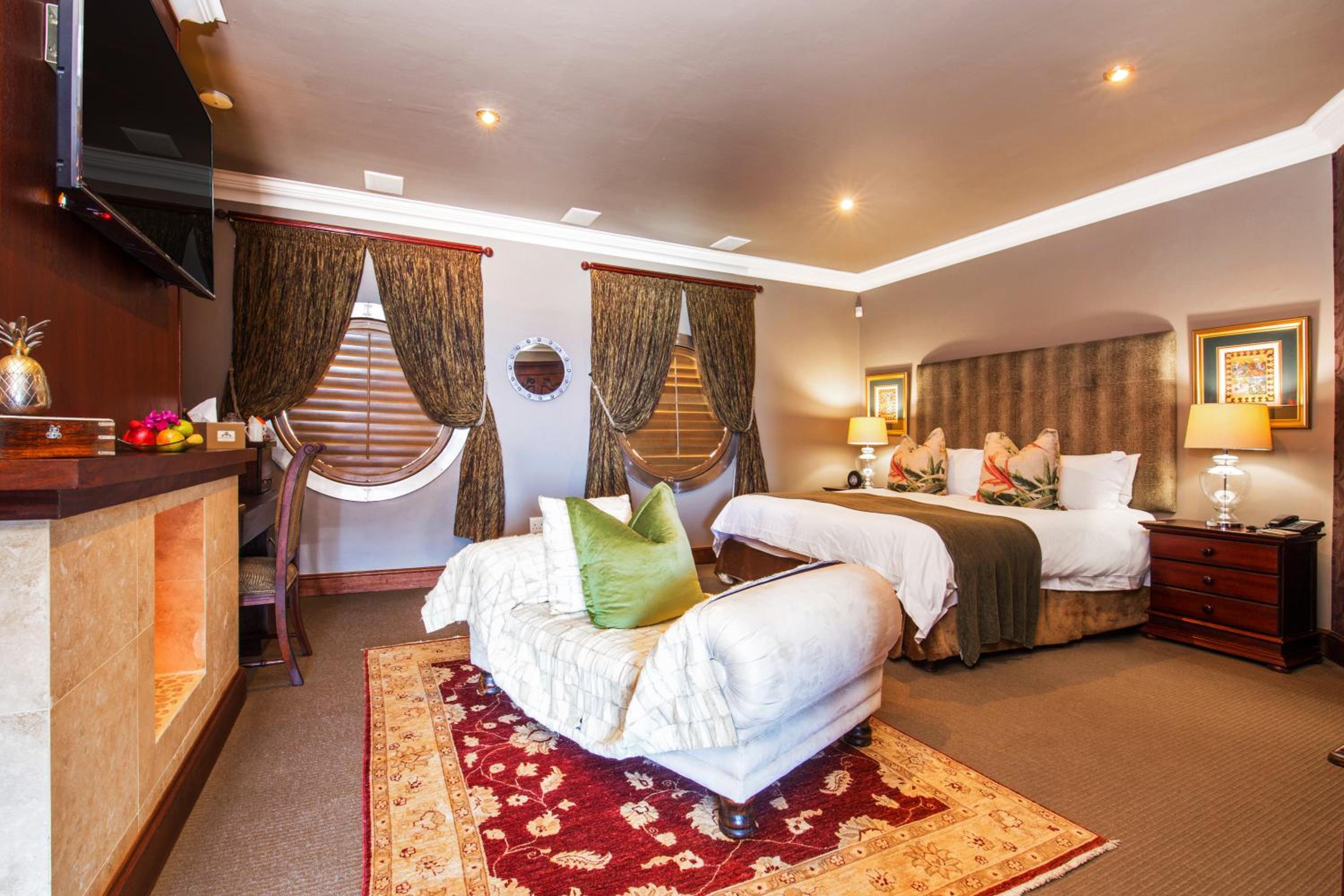 Deluxe Suite