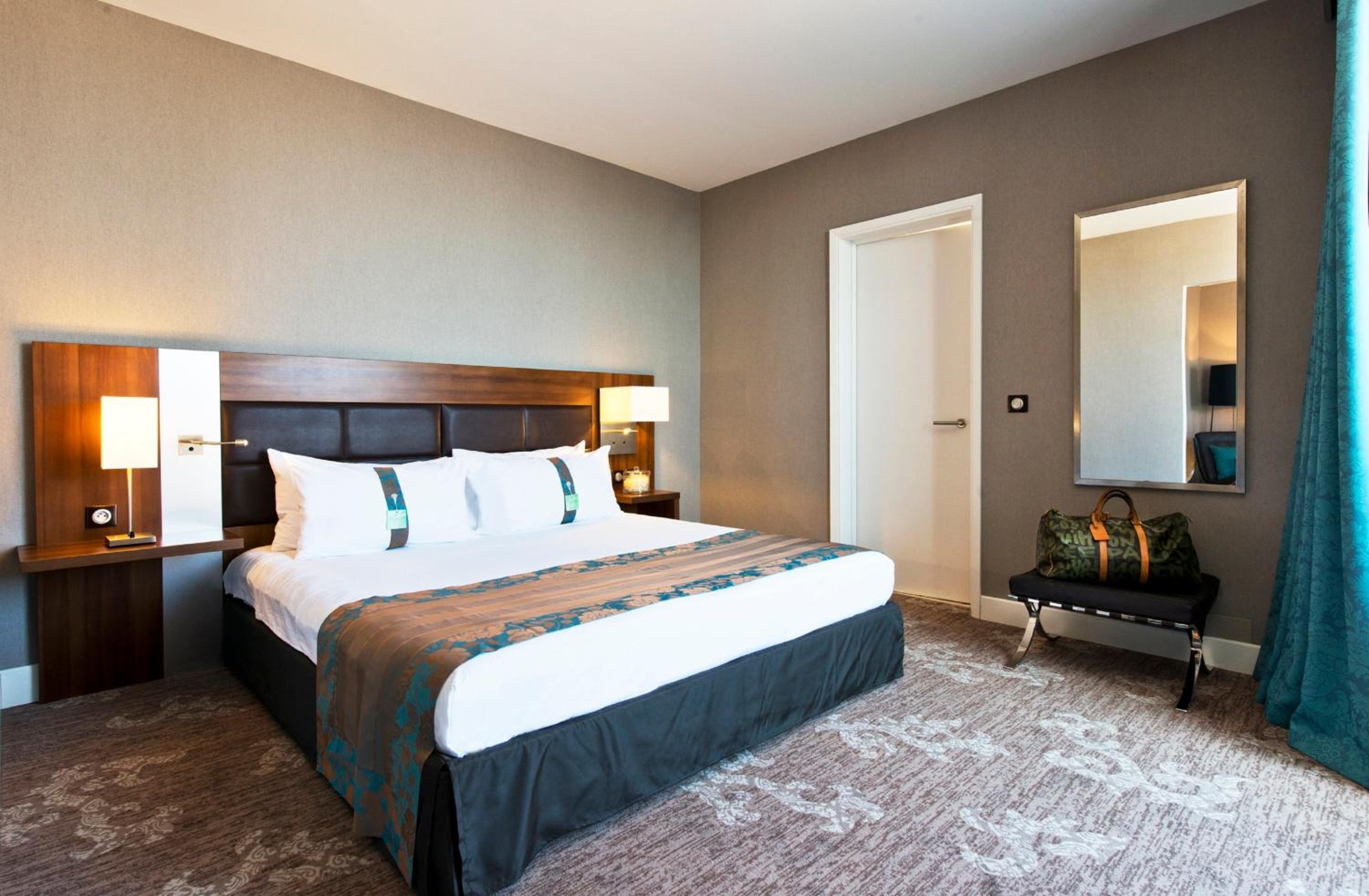 Standard King Room - Non-Smoking  - Photo 6