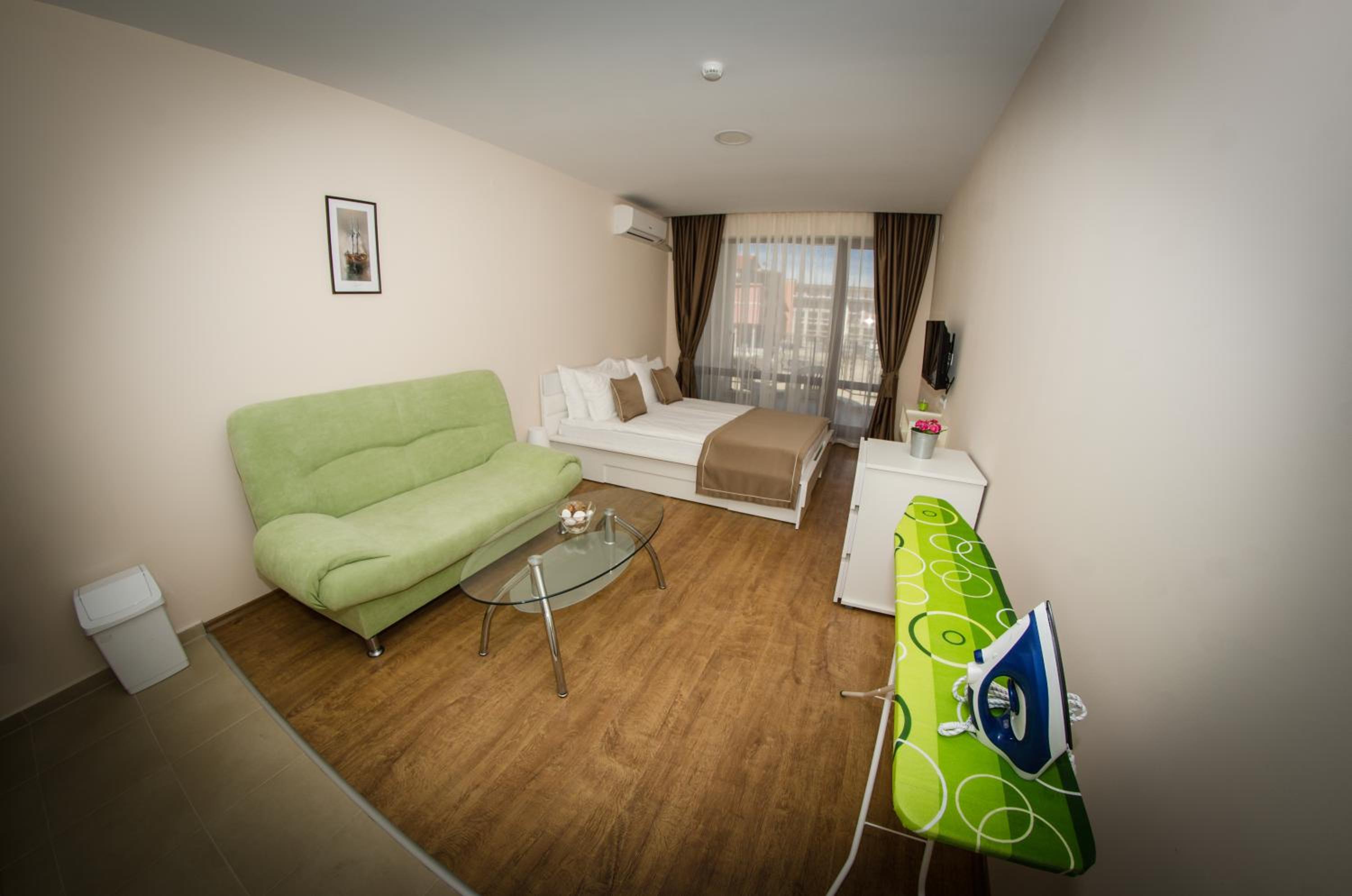 Family Room with Balcony (2 Adults + 1 Child)