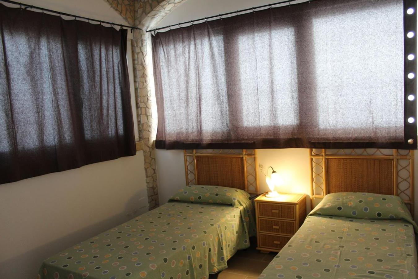 Two-Bedroom House - Photo 1