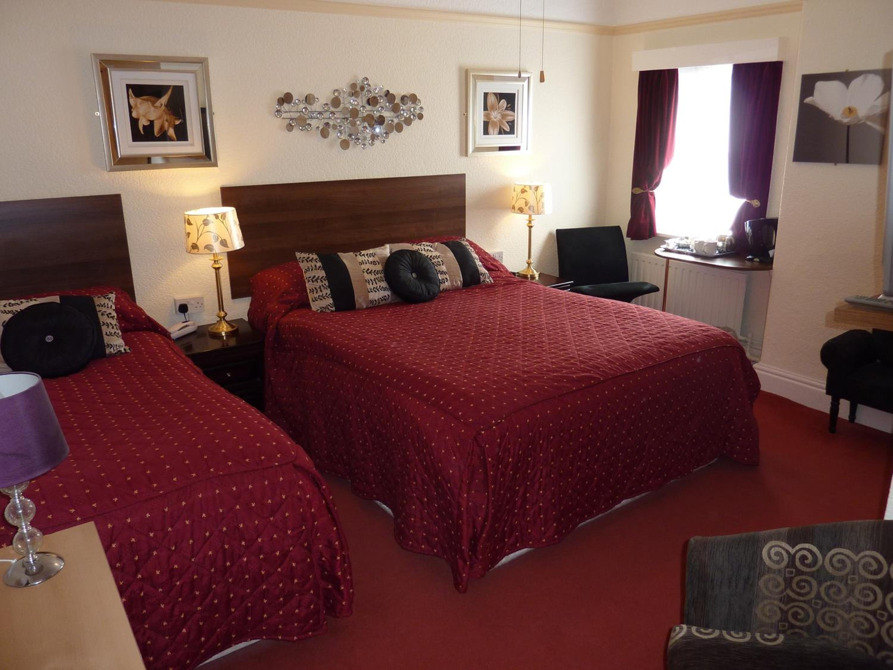 Twin Room - Photo 2