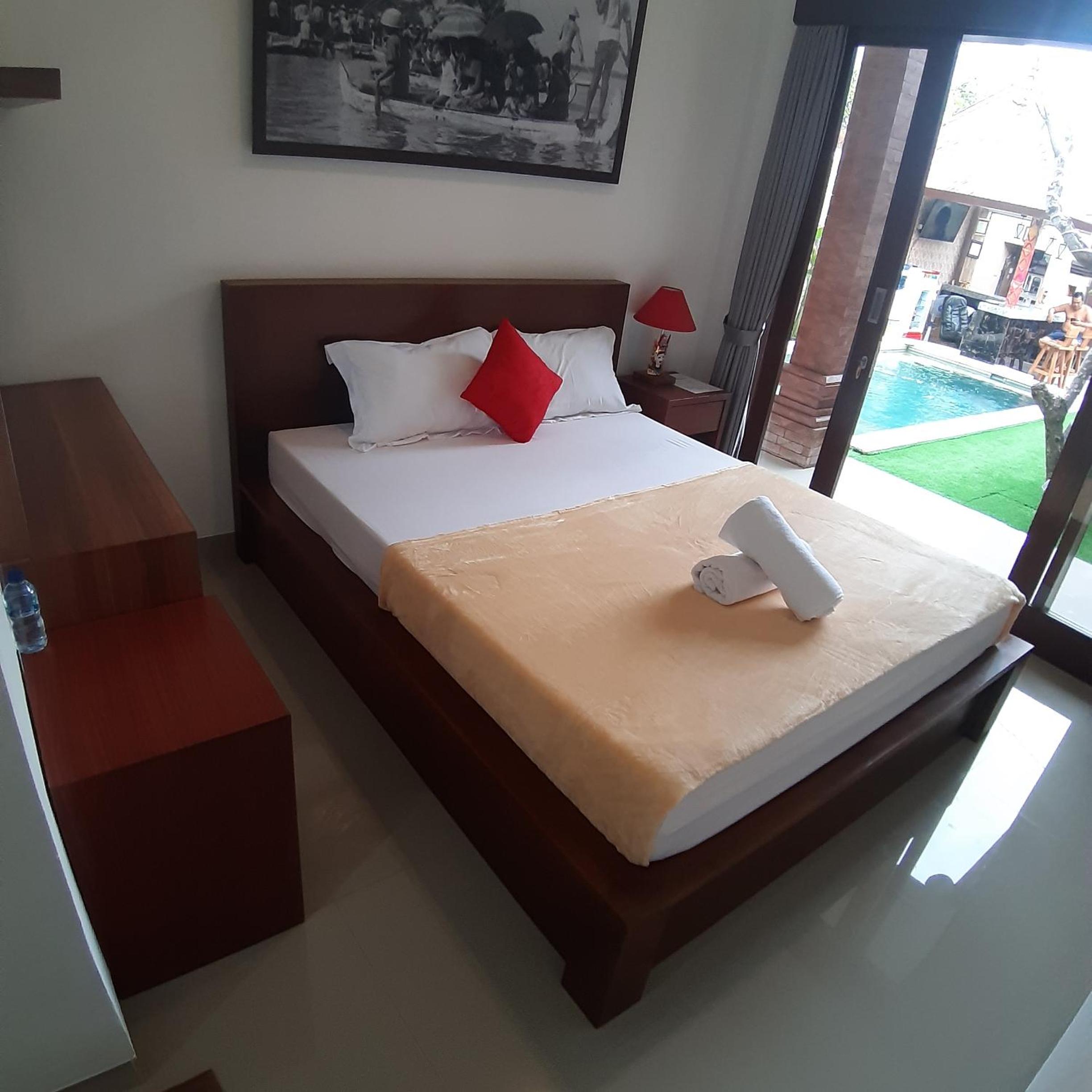 Standard Double Room - Photo 9