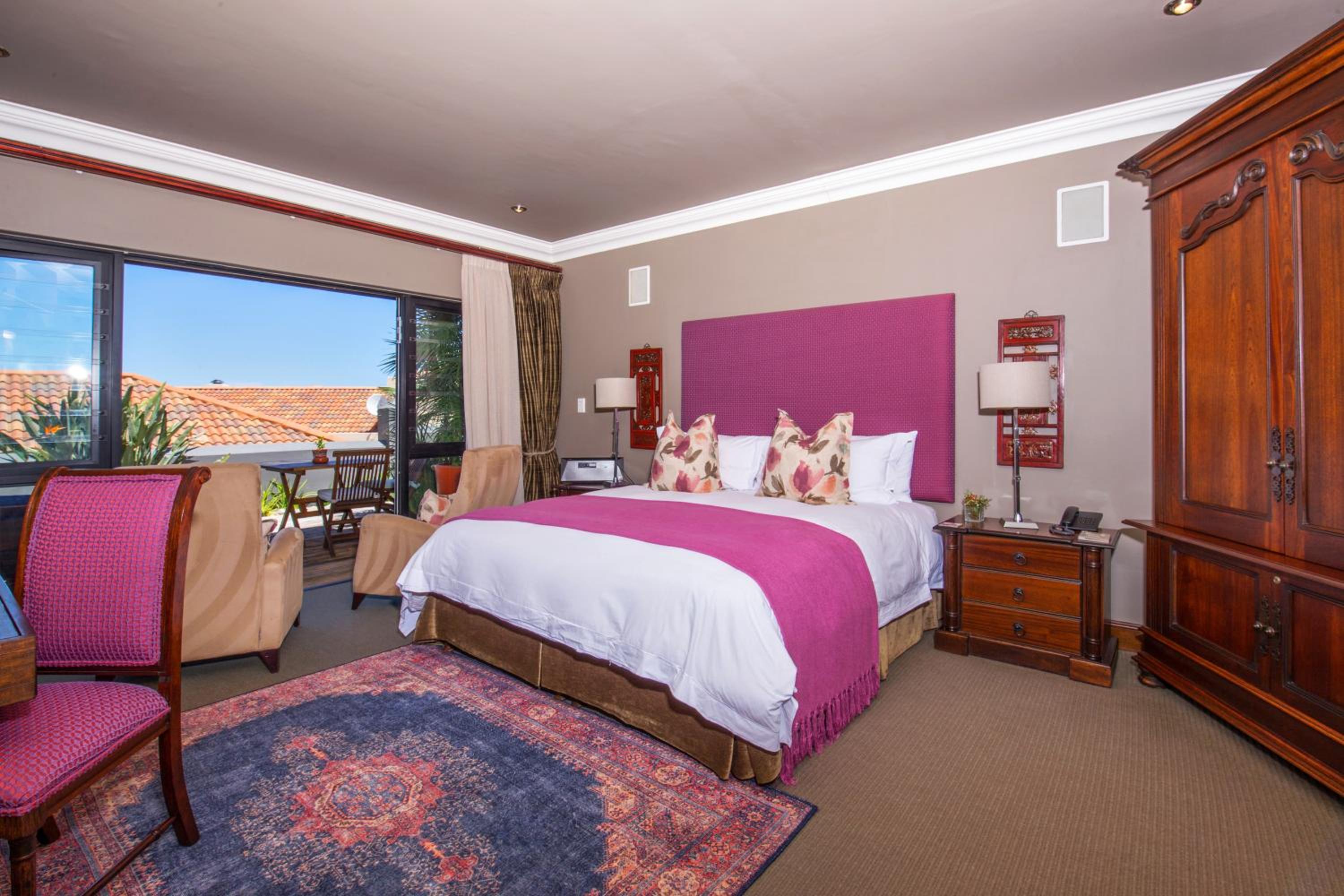 Luxury King Room