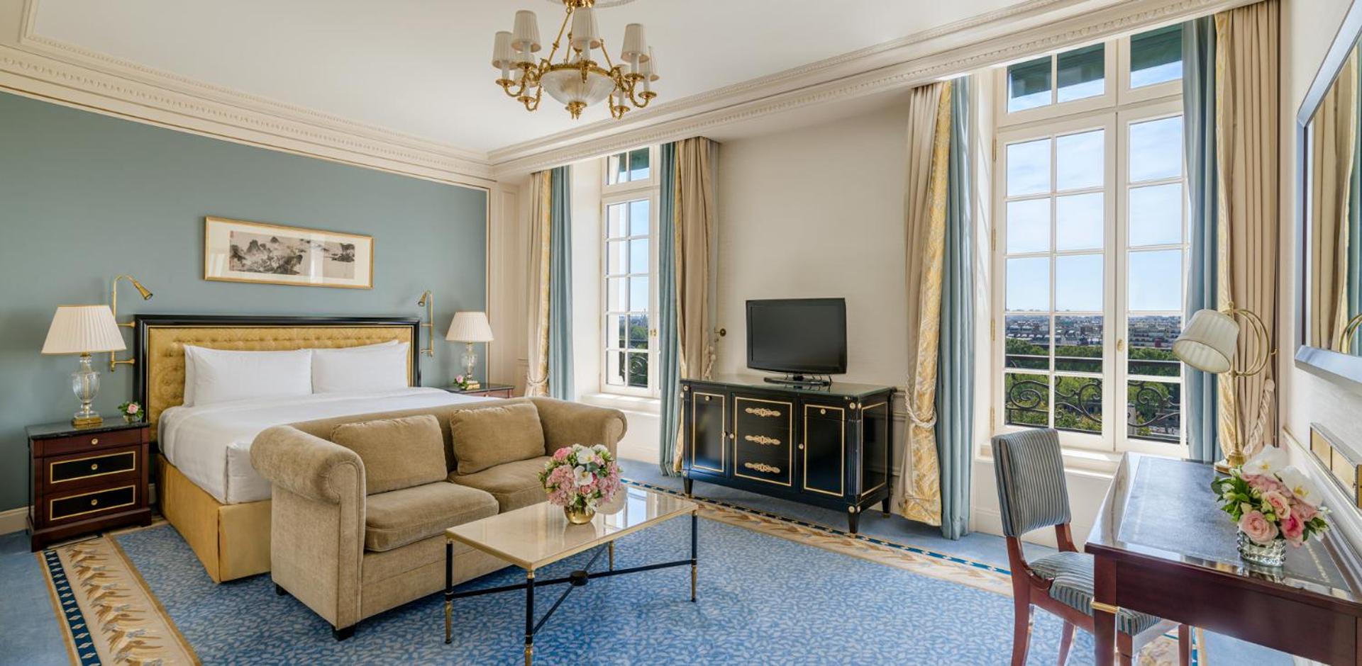 Twin Room with Eiffel Tower View