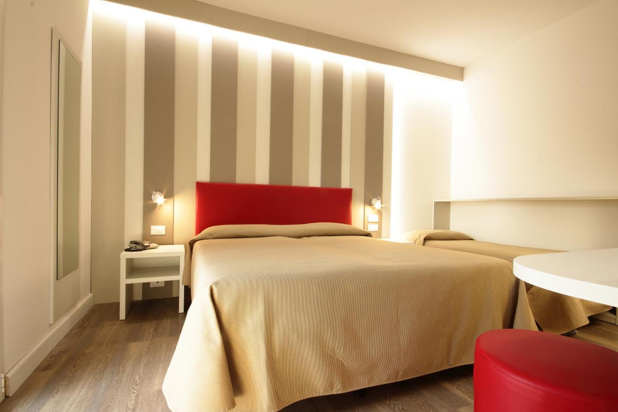 Deluxe Triple Room photo 2
