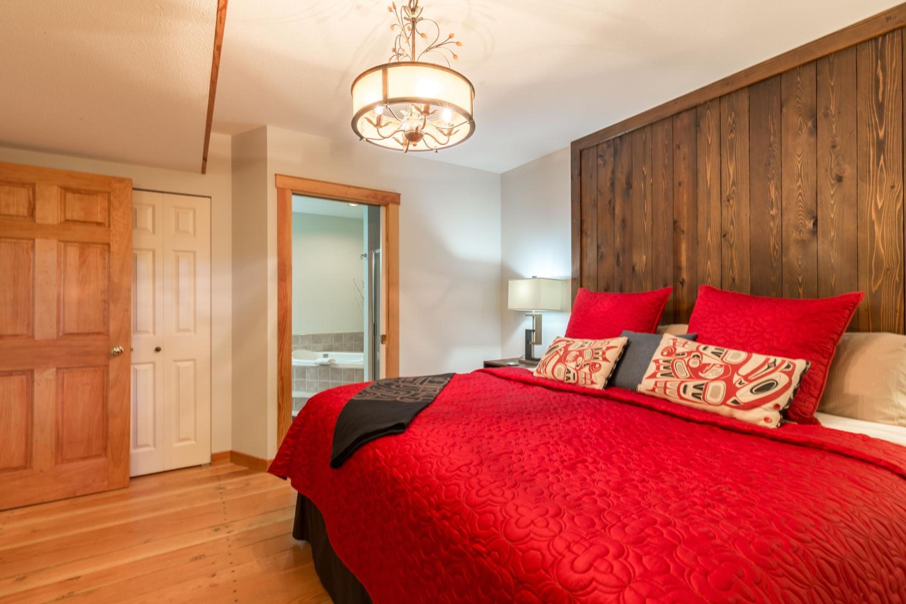 One-Bedroom Suite with Ocean View photo 2