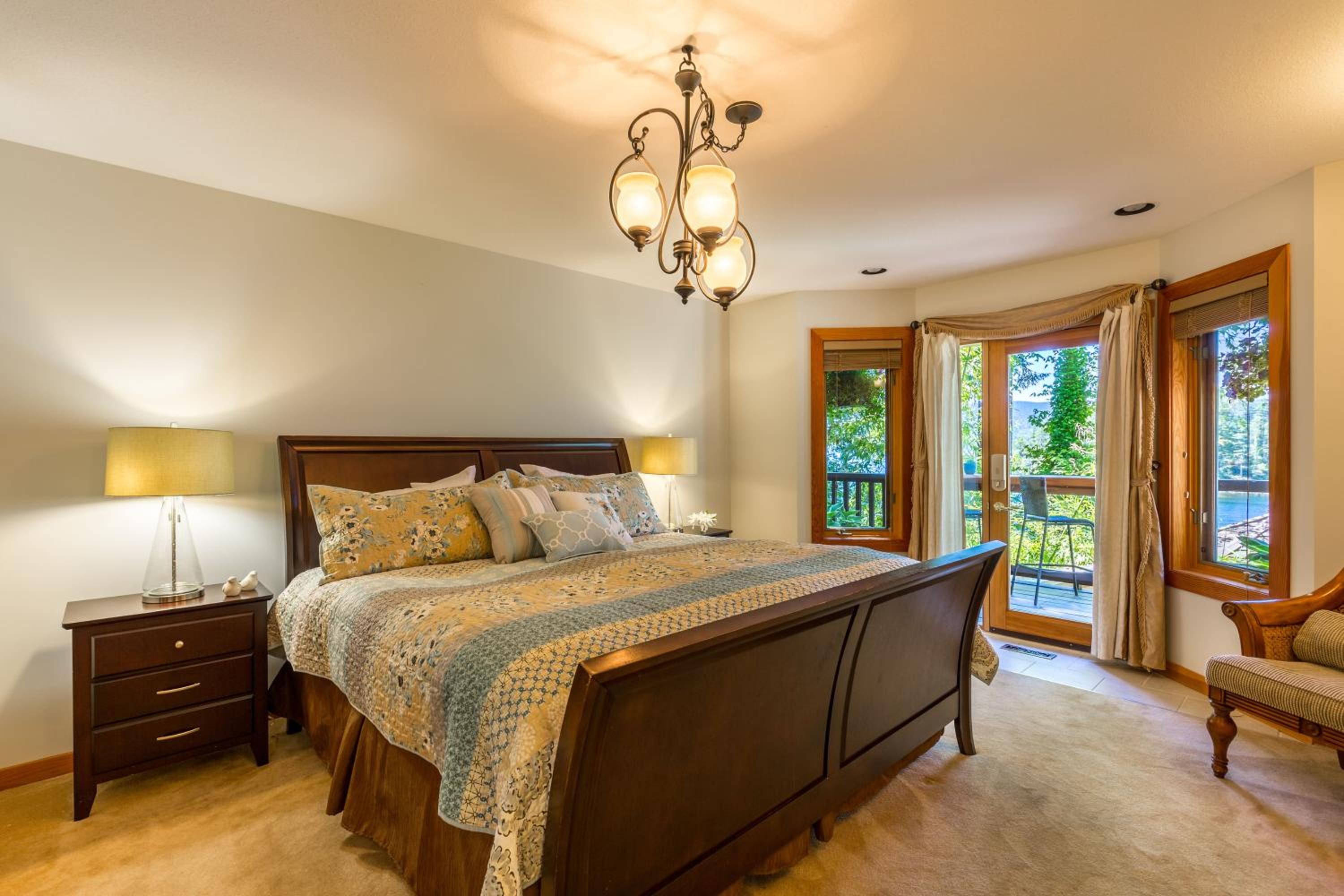 King Suite with Ocean View photo 3