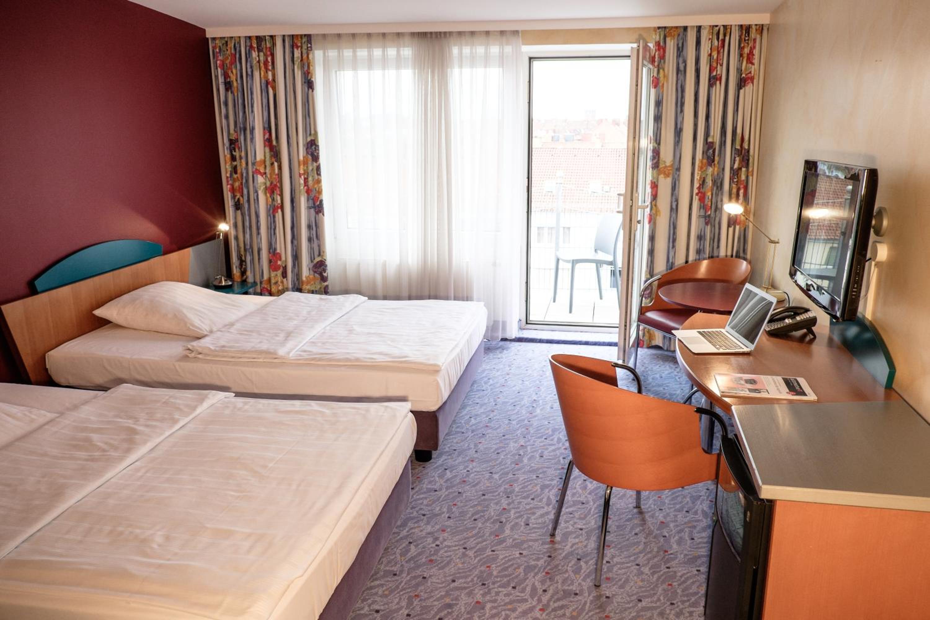 Deluxe Double or Twin Room - Photo 6