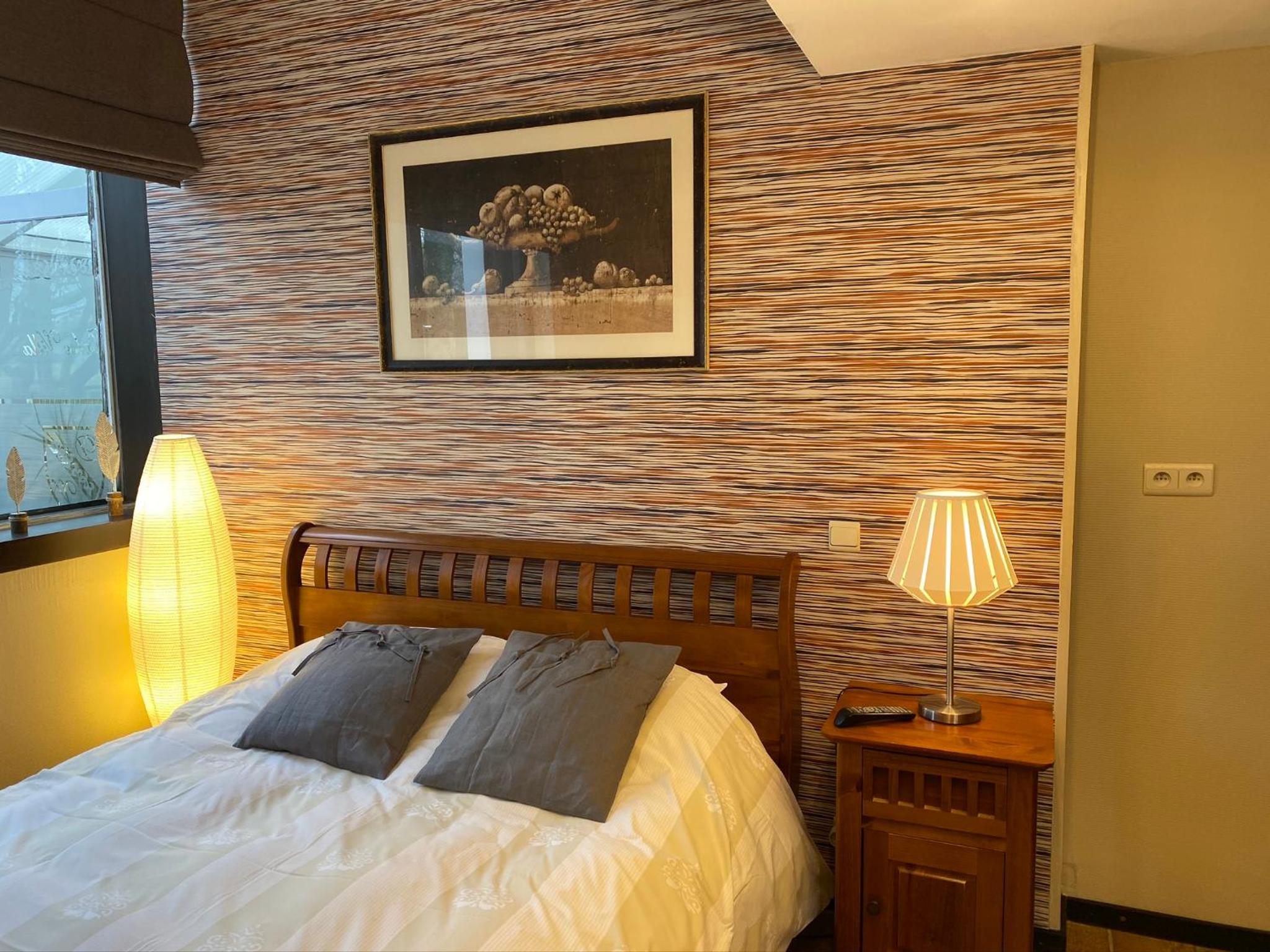 Studio Apartment - Photo 1