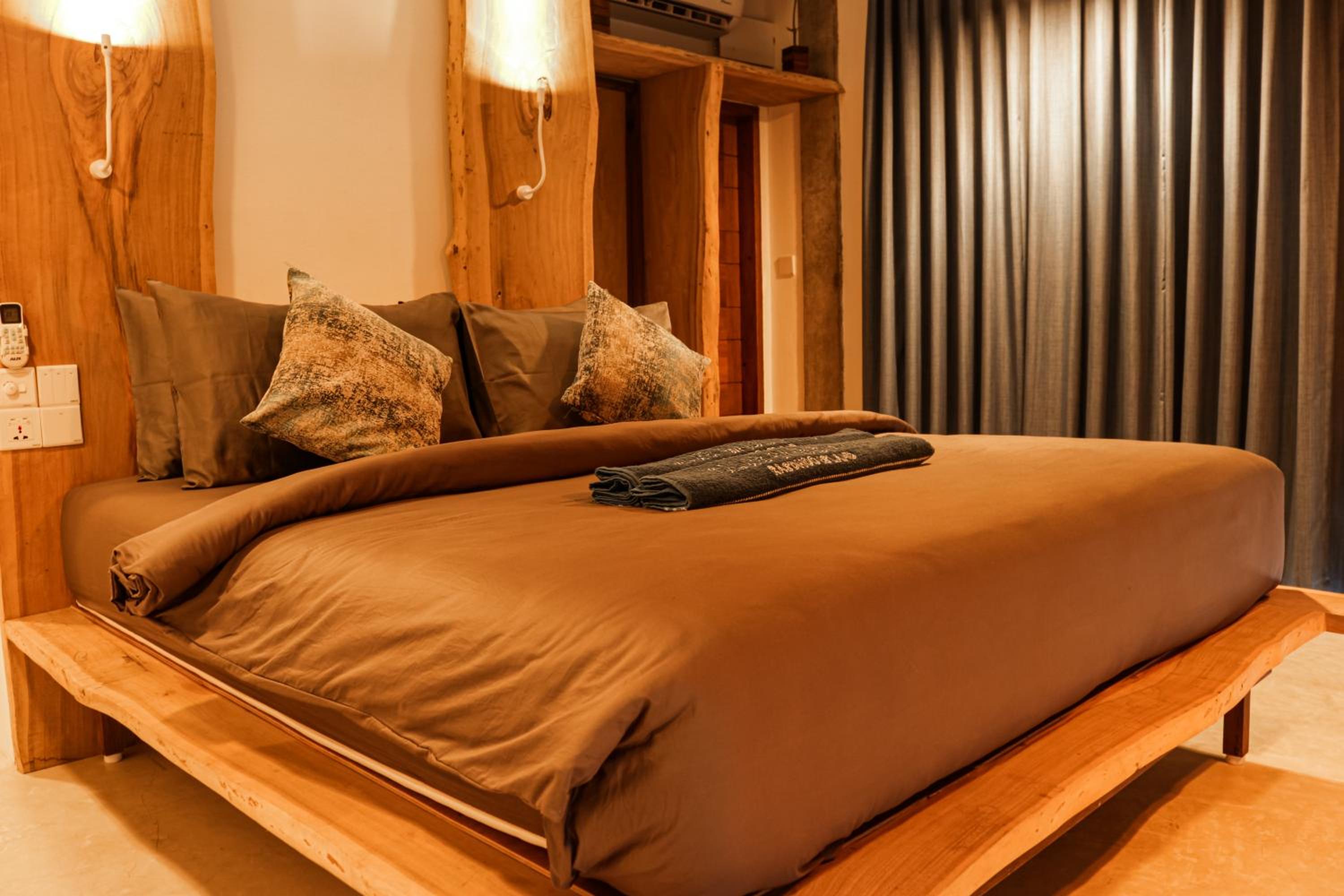 Deluxe Double Room with Balcony and Sea View - Photo 2
