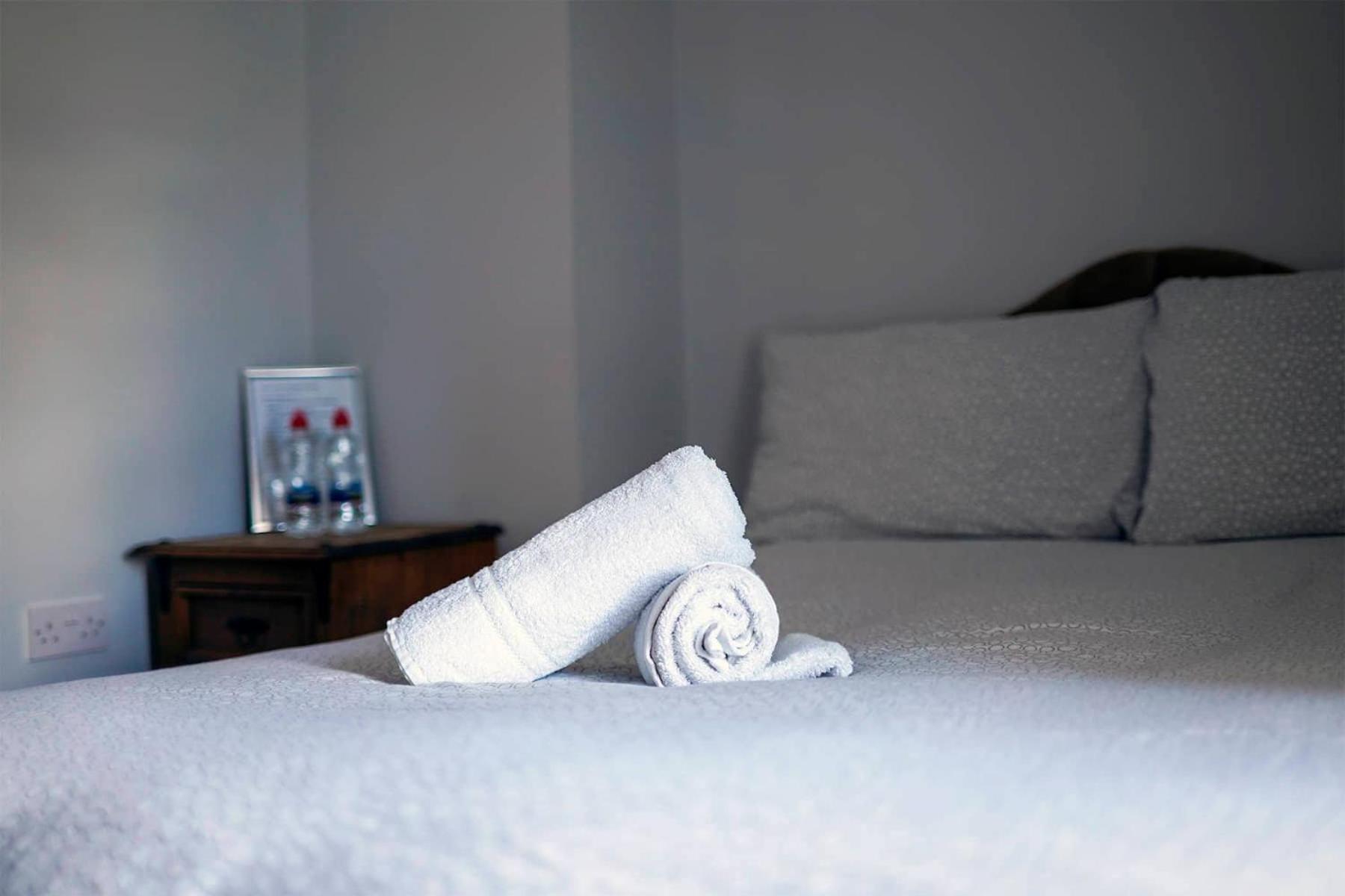 Double Room with Private Bathroom - Photo 11