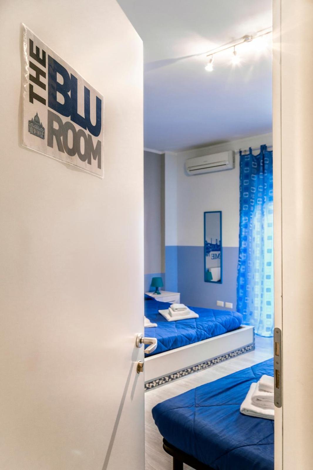 Triple Room with Balcony and View photo 3