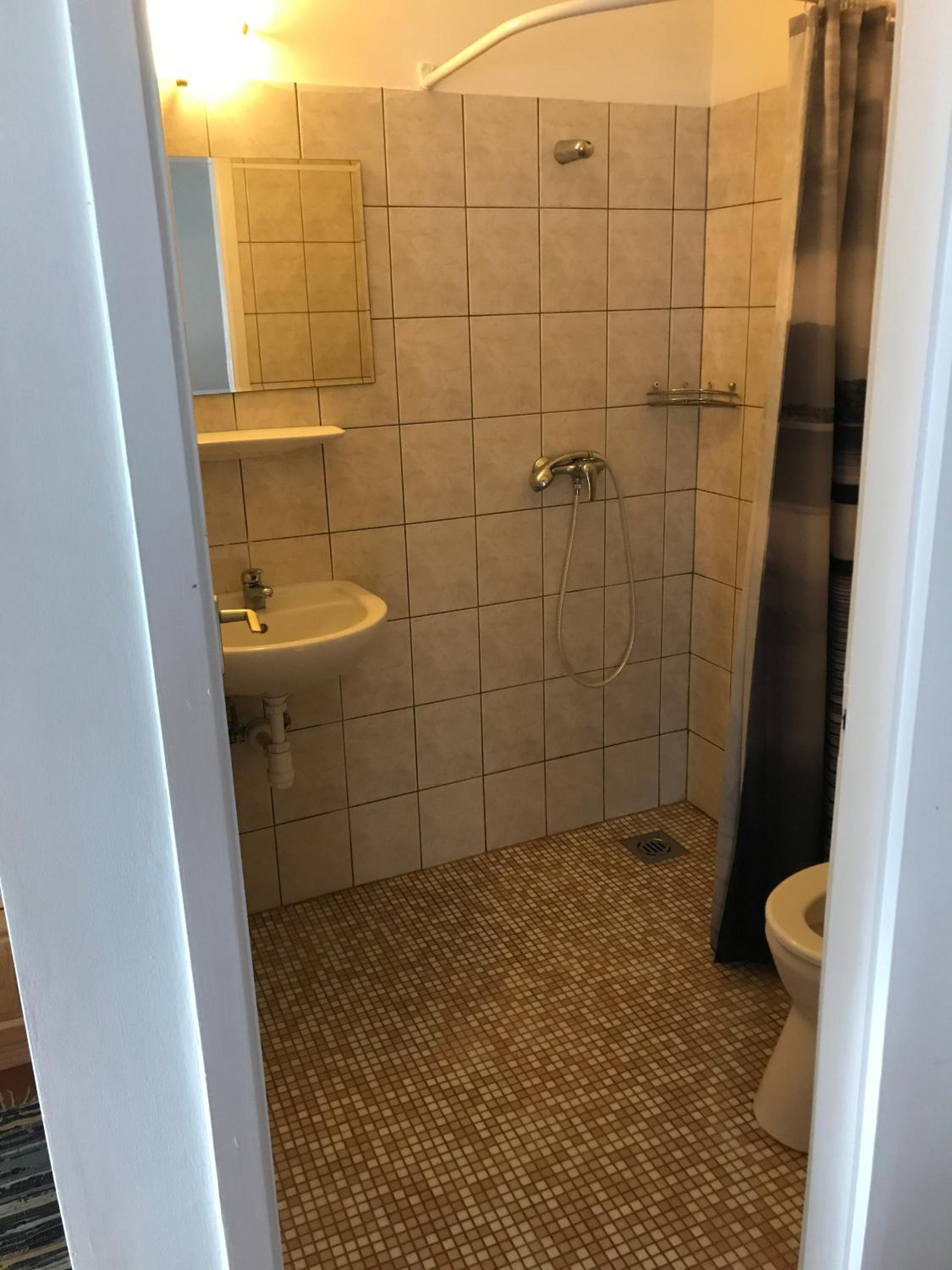 Double or Twin Room with Private Bathroom photo 3