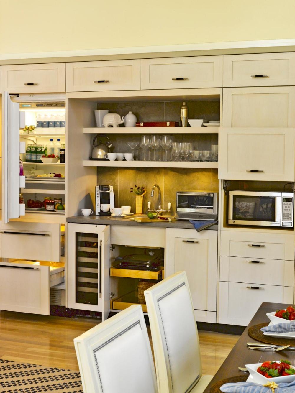 One-Bedroom Residence-Located at the White Elephant Inn at 19 North Water Street