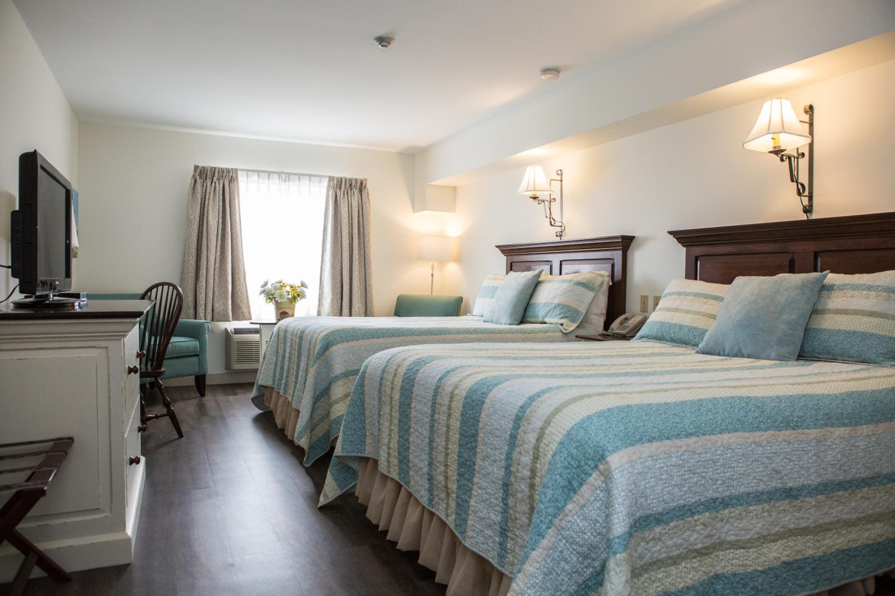Standard Queen Room photo 3
