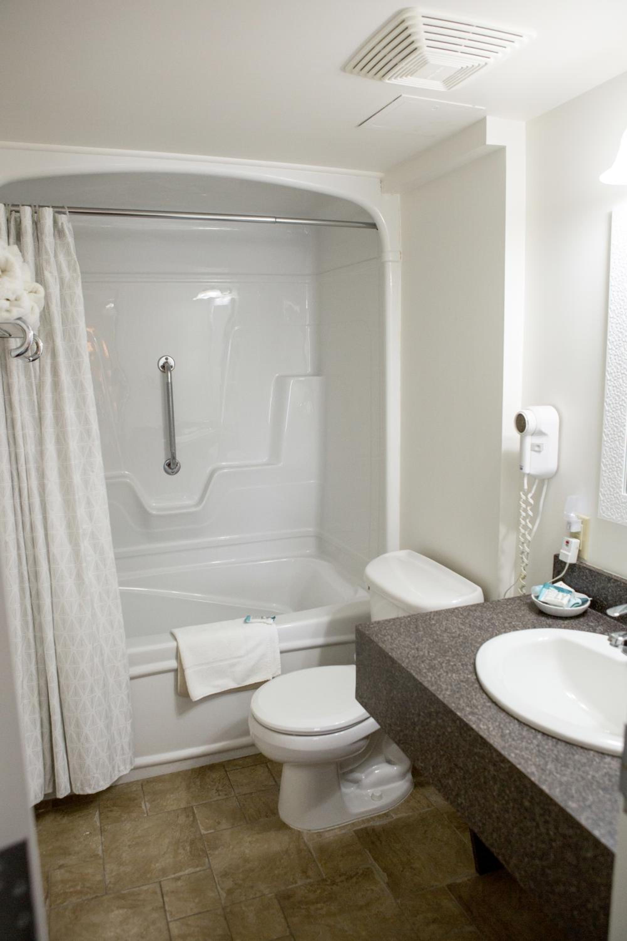 Standard Queen Room photo 2