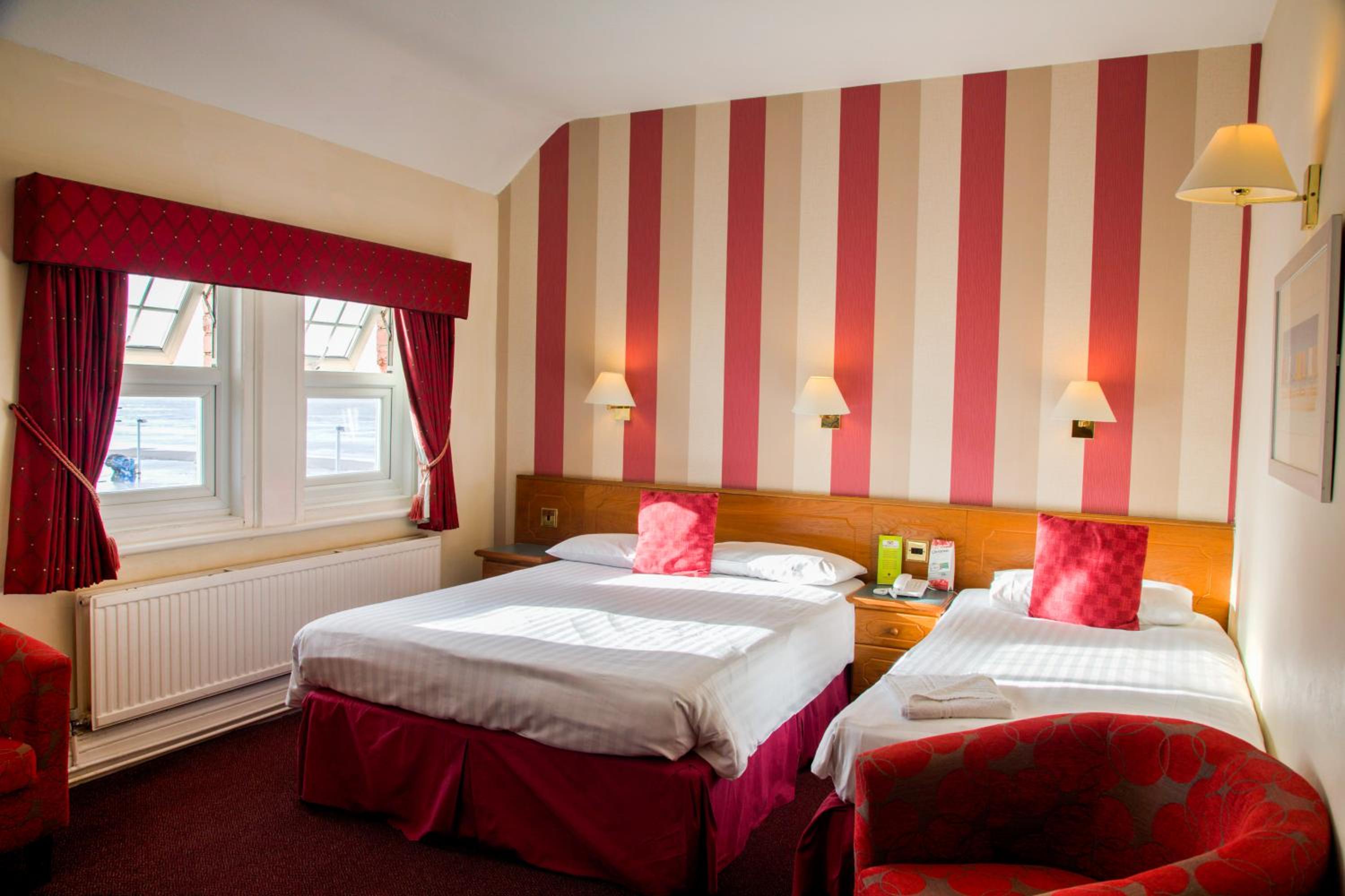 Double Room with Side View photo 1