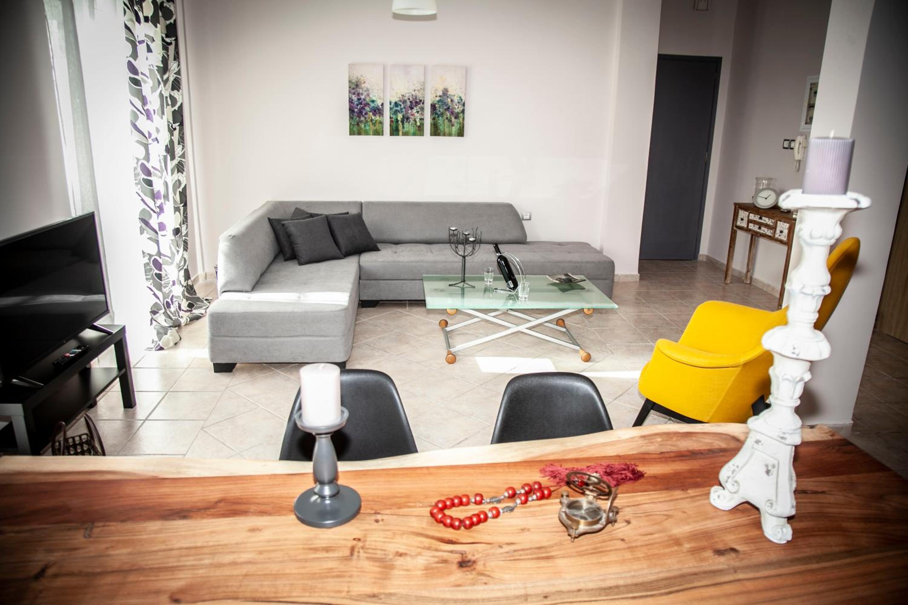 Apartment with Balcony photo 1