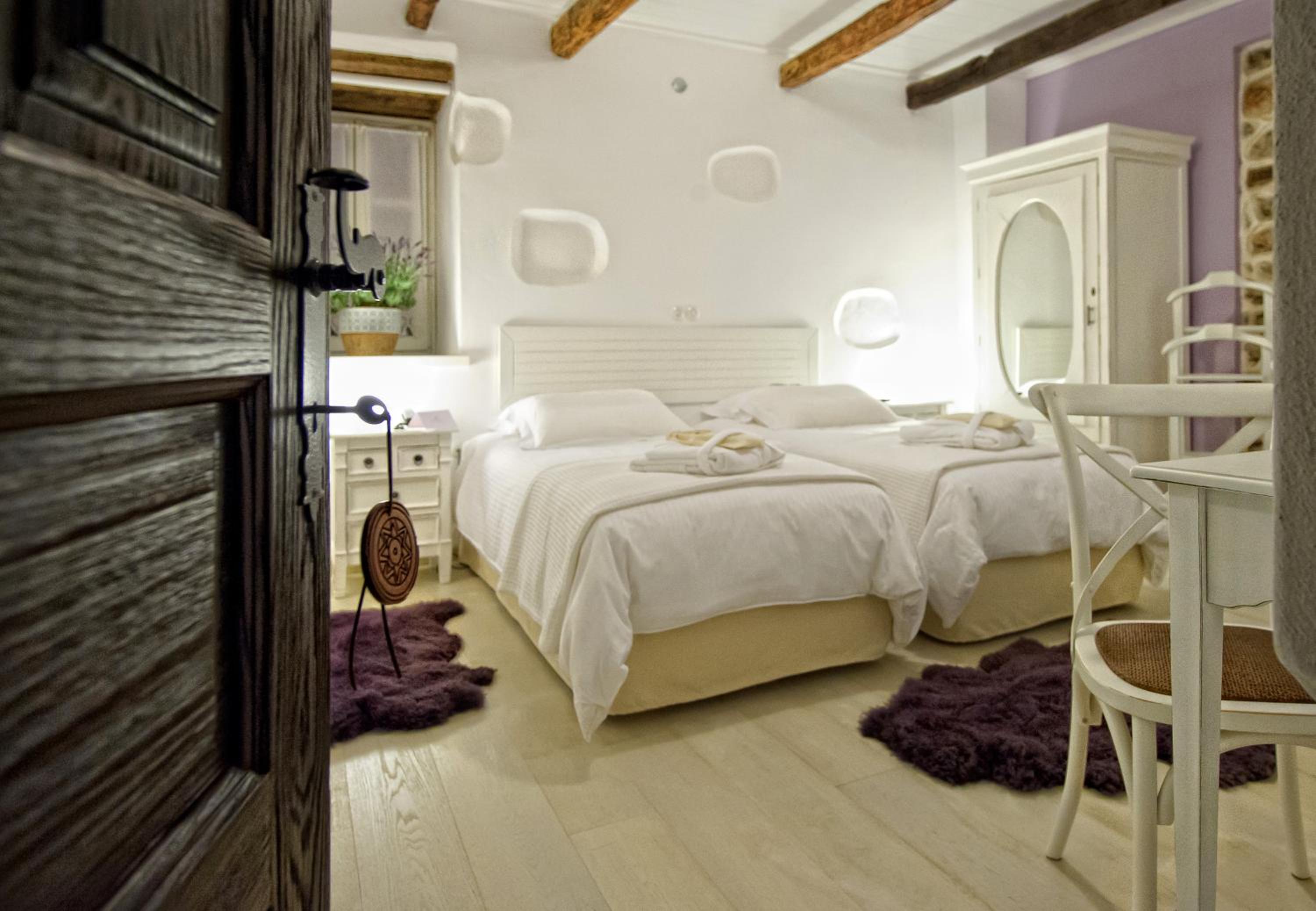 Deluxe Double or Twin Room - Photo 14