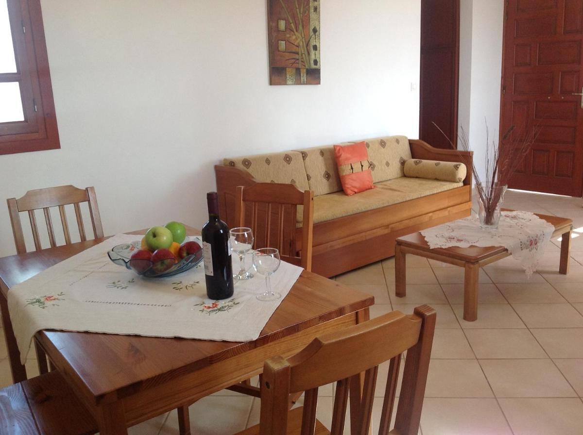 One-Bedroom Apartment with Sea View (2 Adults)