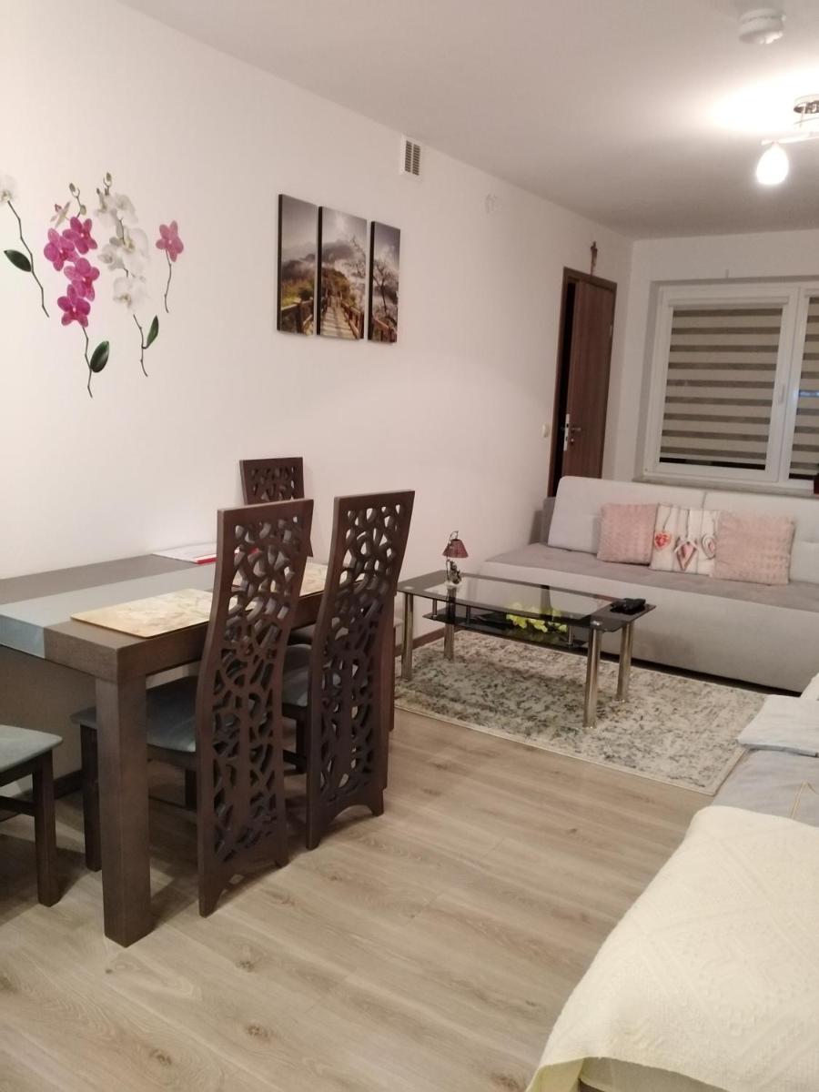 One-Bedroom Apartment - Photo 8