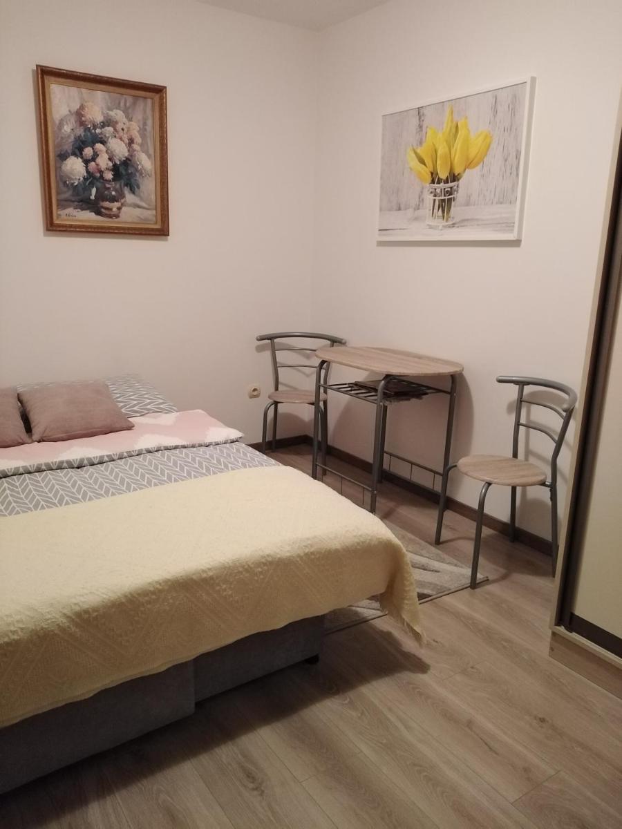 One-Bedroom Apartment - Photo 9