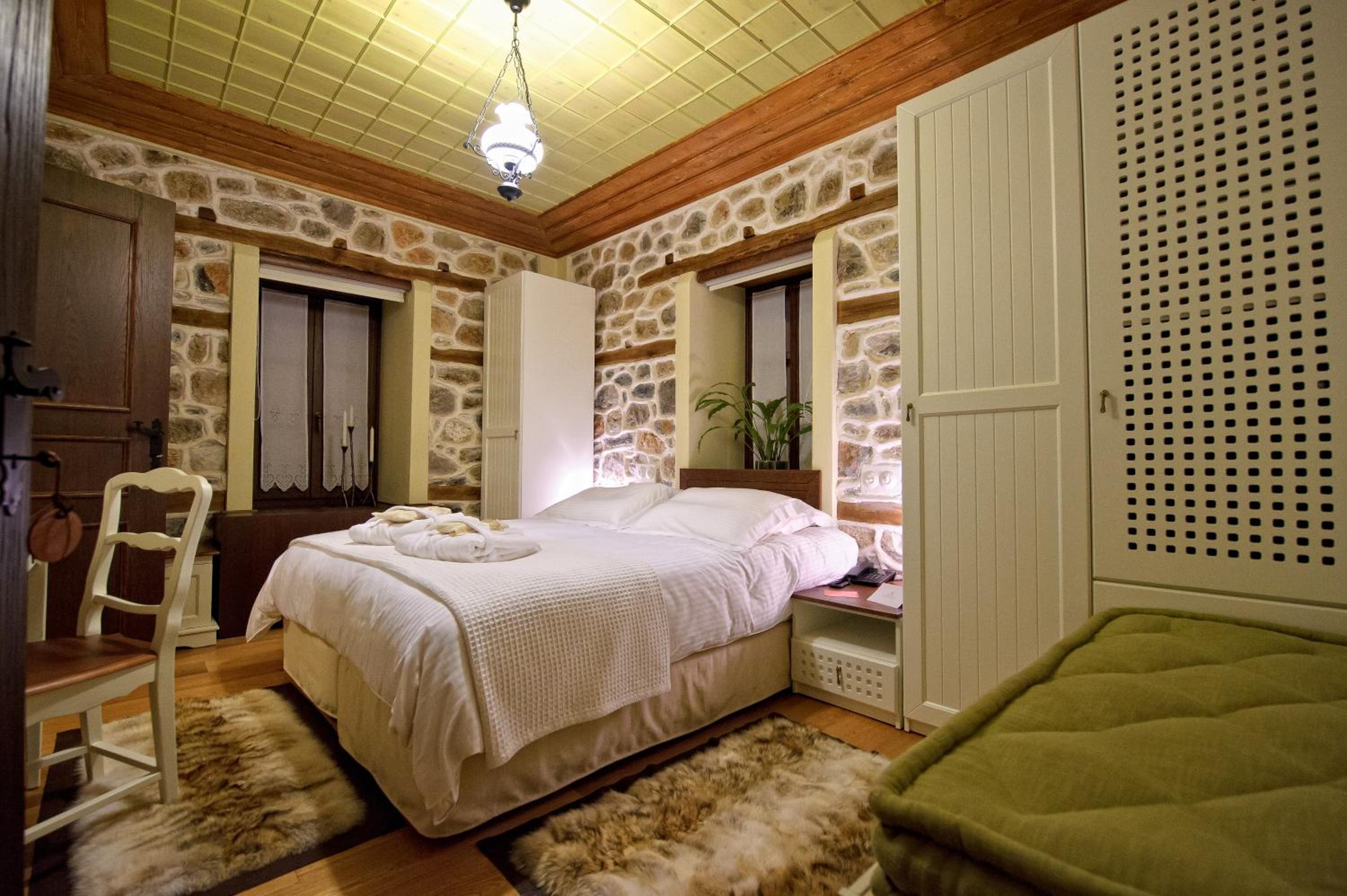 Deluxe Double Or Twin Room - Photo 6