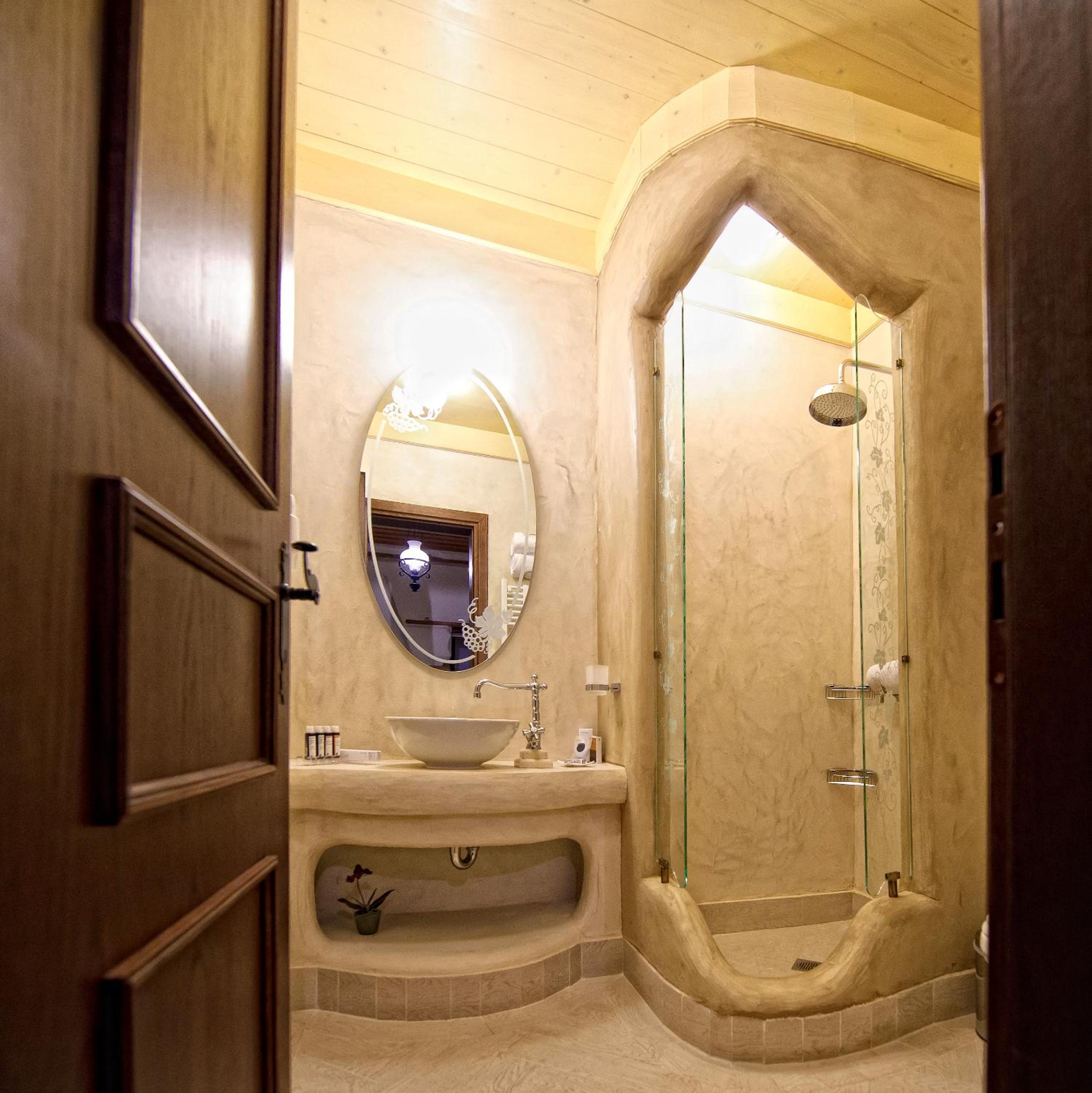 Deluxe Double or Twin Room - Photo 25