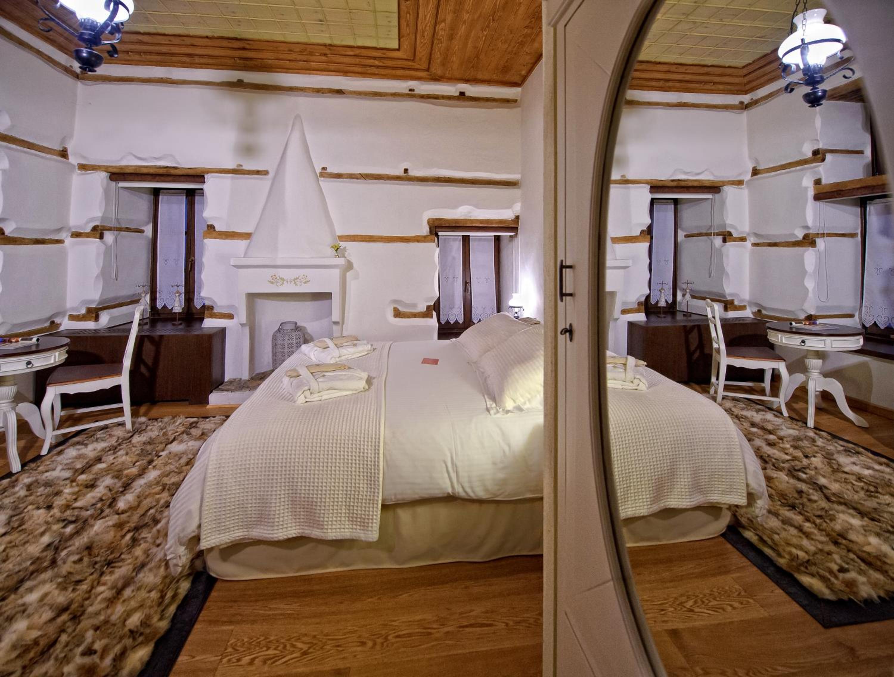 Deluxe Double or Twin Room - Photo 16