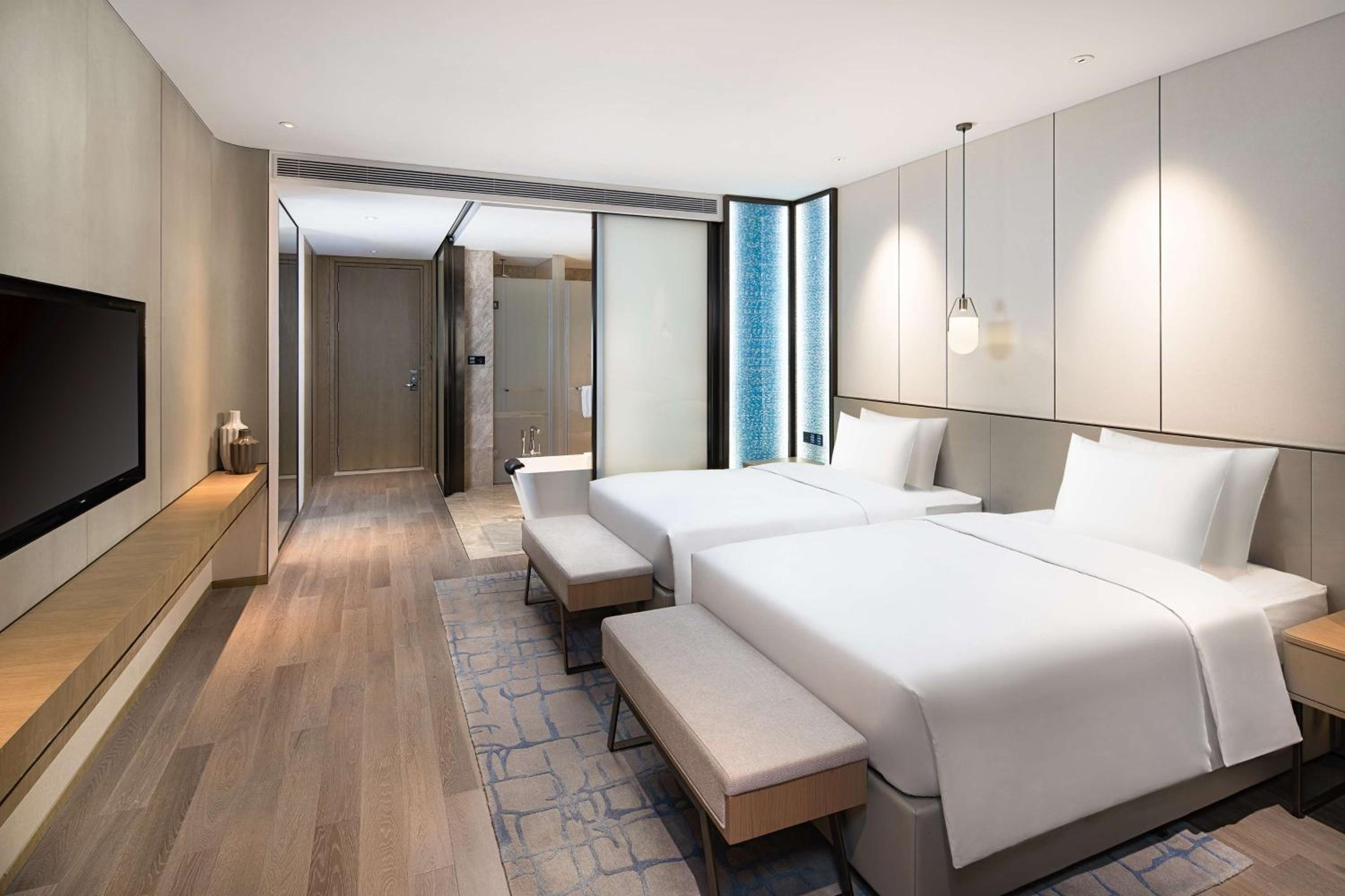 Deluxe Room - Photo 2