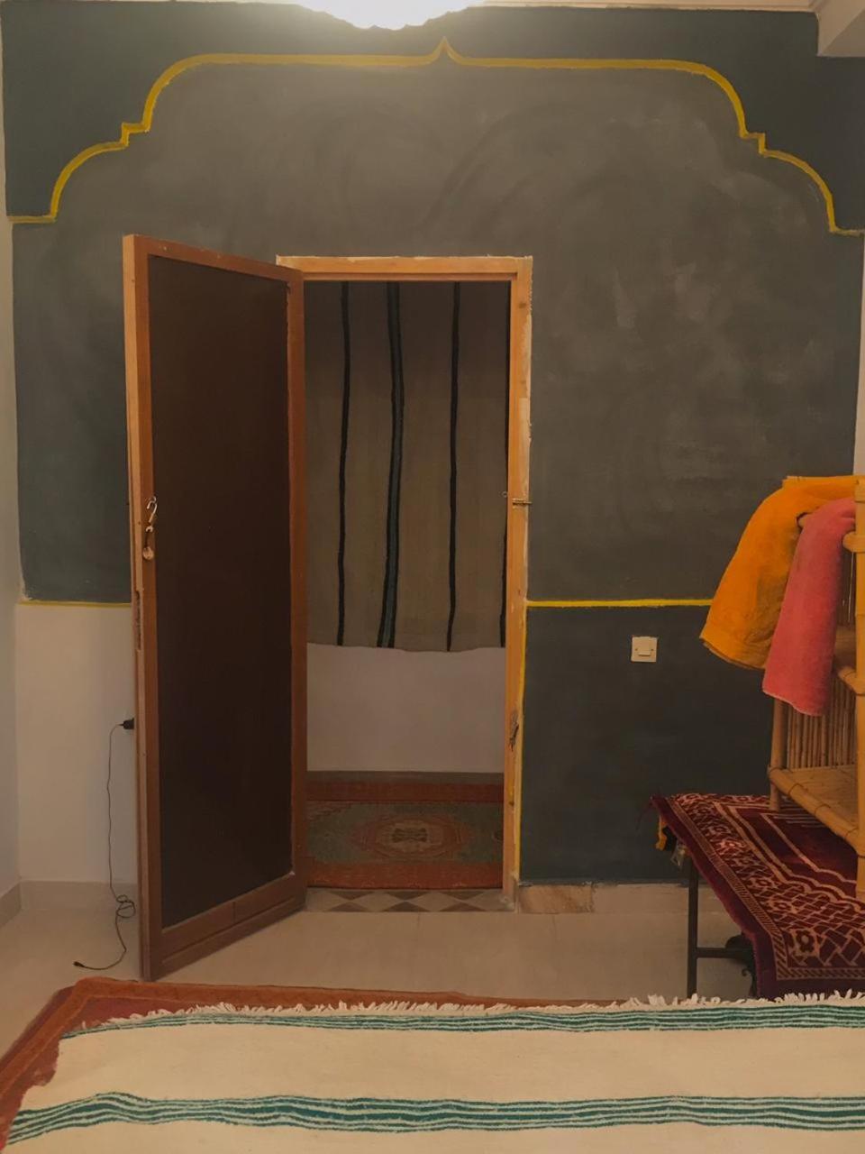 Budget Double Room - Photo 8