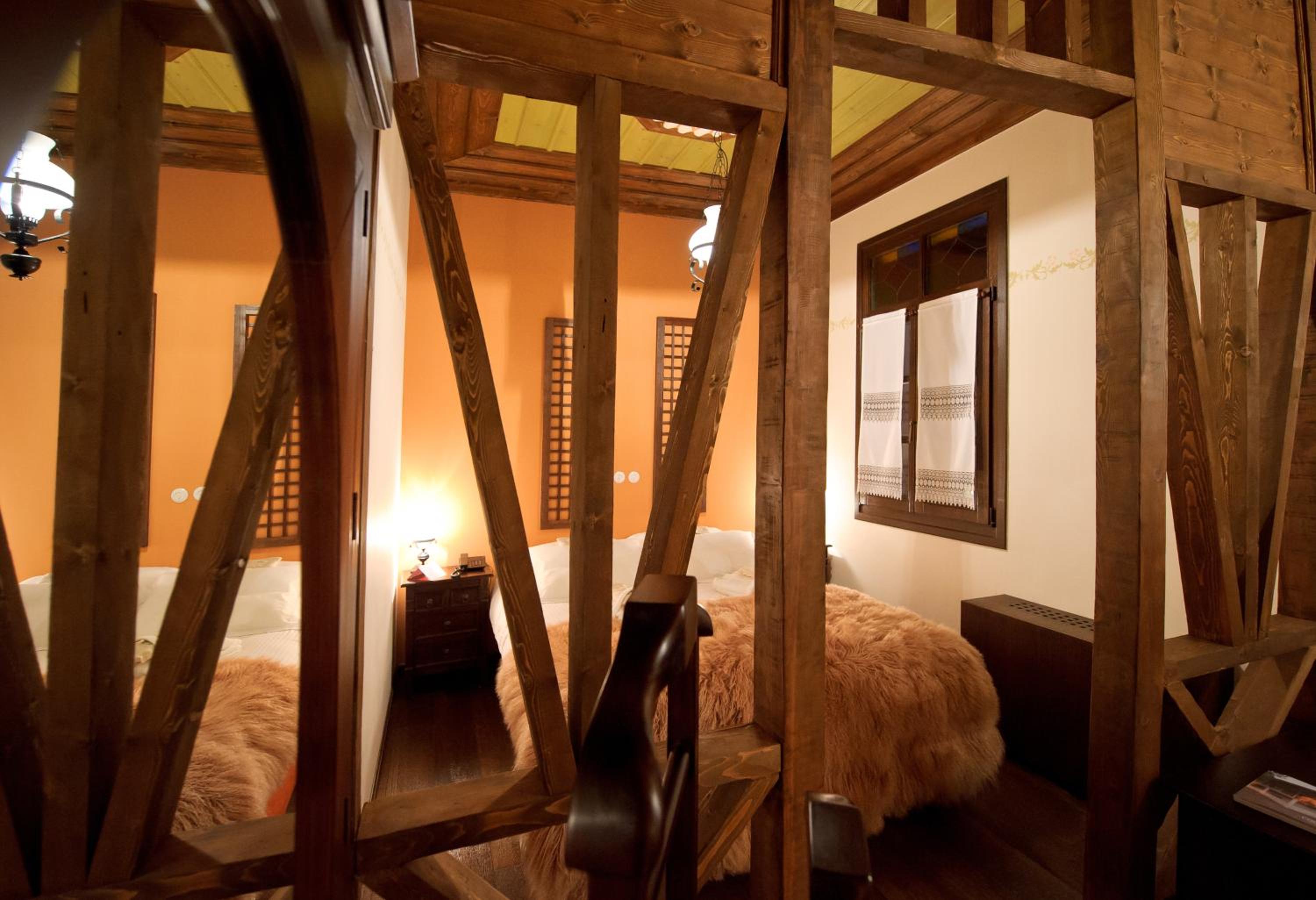 One-Bedroom Suite - Photo 2