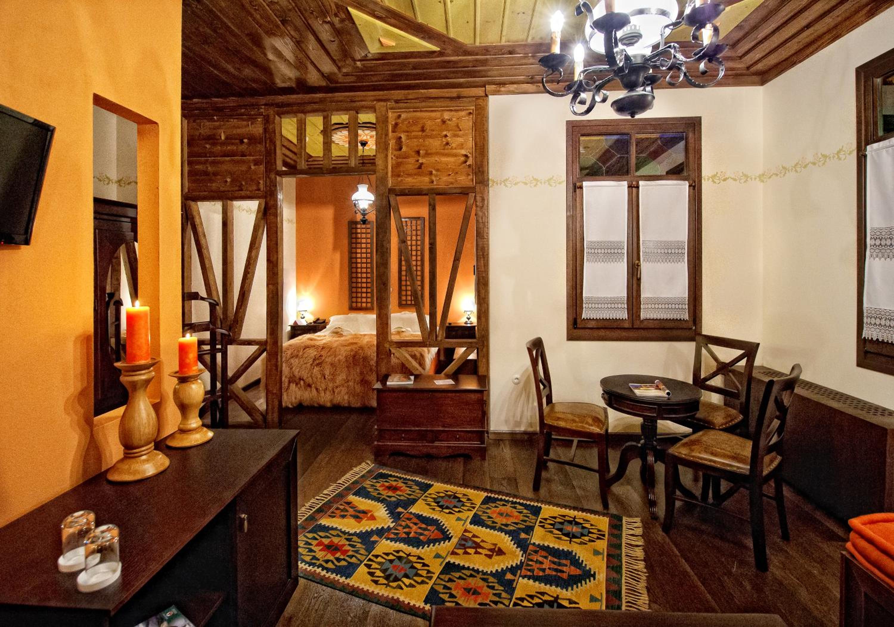One-Bedroom Suite - Photo 8
